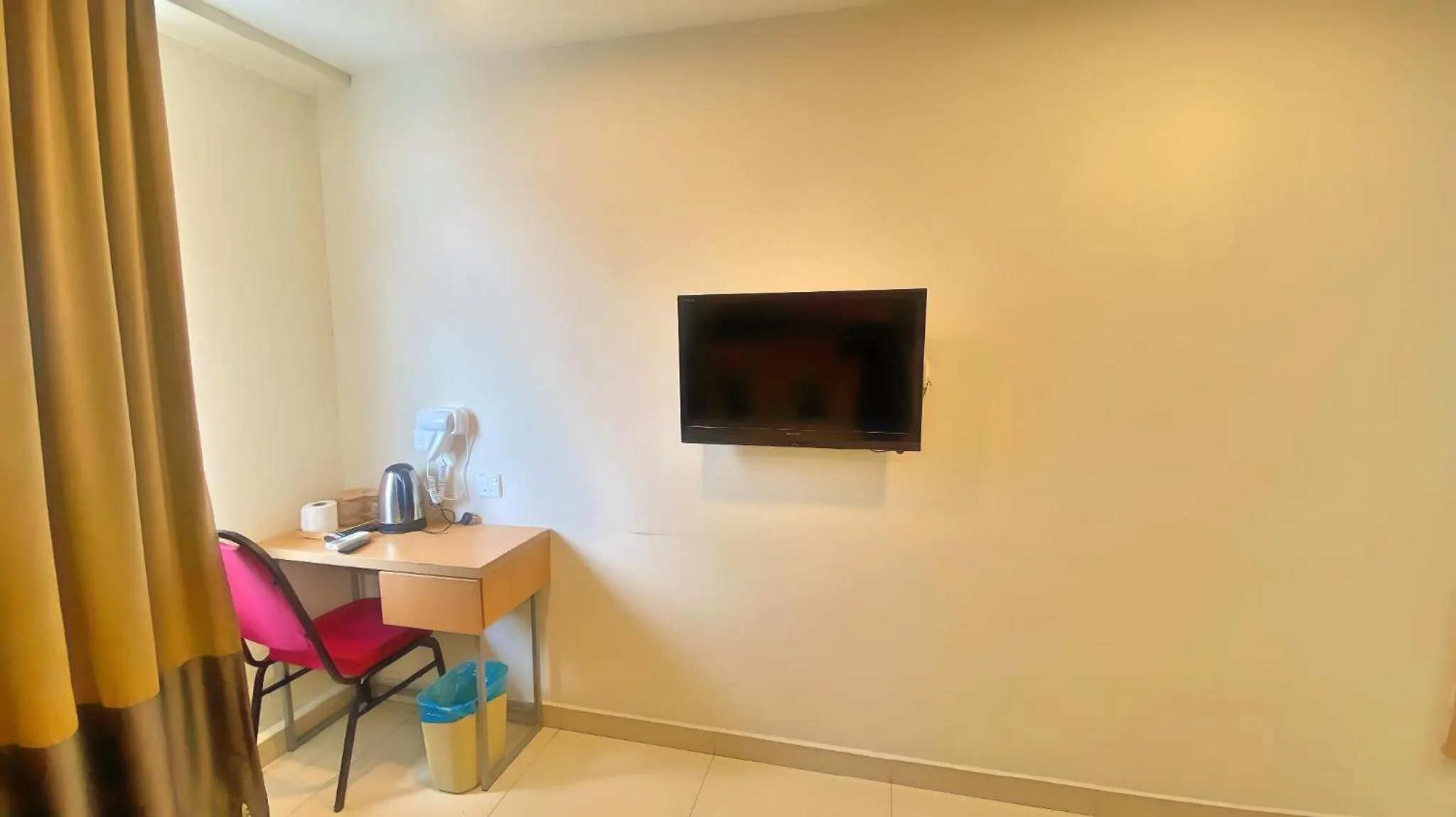 TV and multimedia in Signature Hotel by Easy Nap