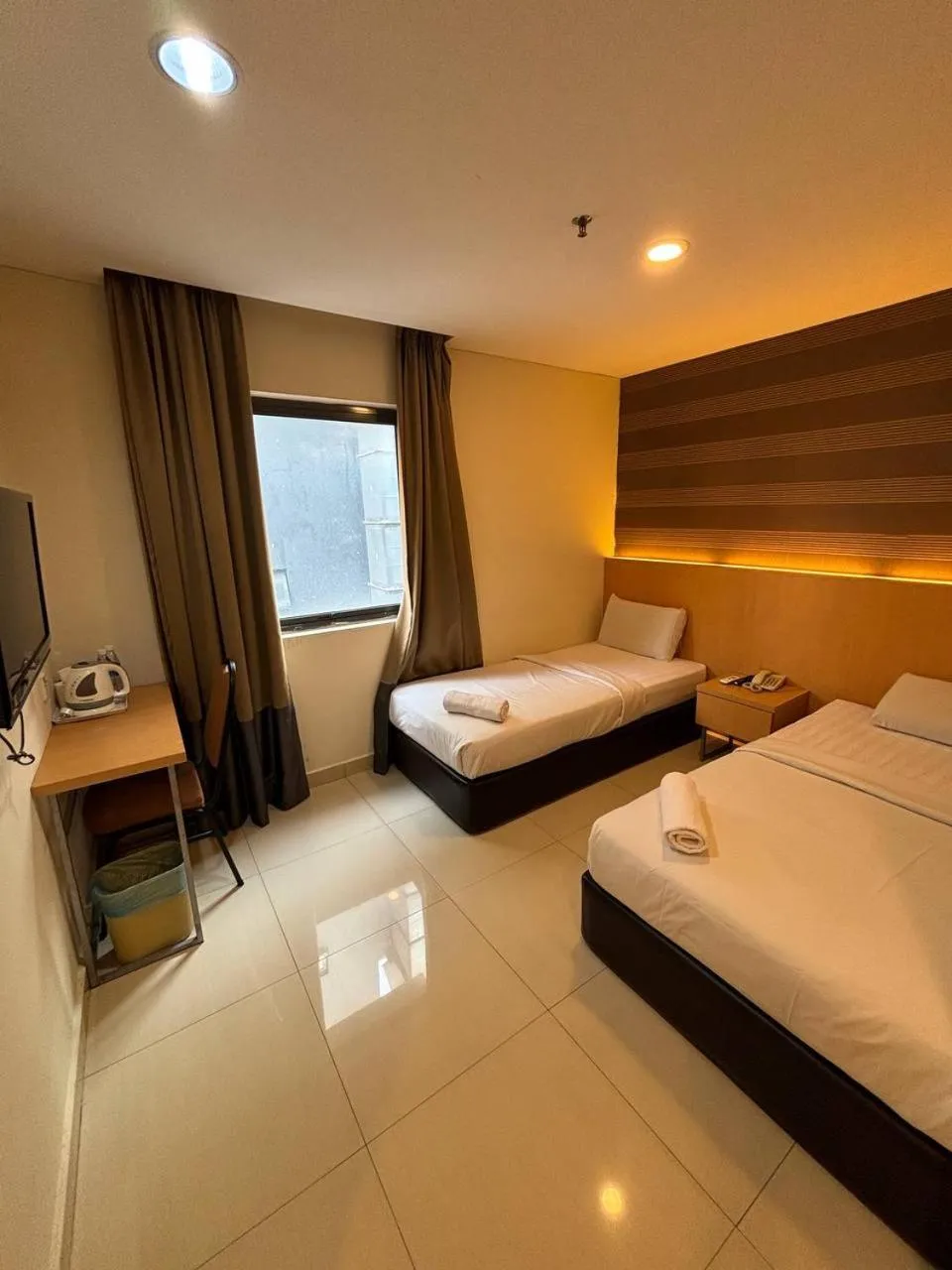 Photo of the whole room, Bed in Signature Hotel by Easy Nap