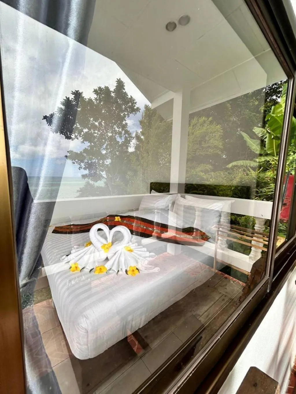 Bed in Private Paradise Resort