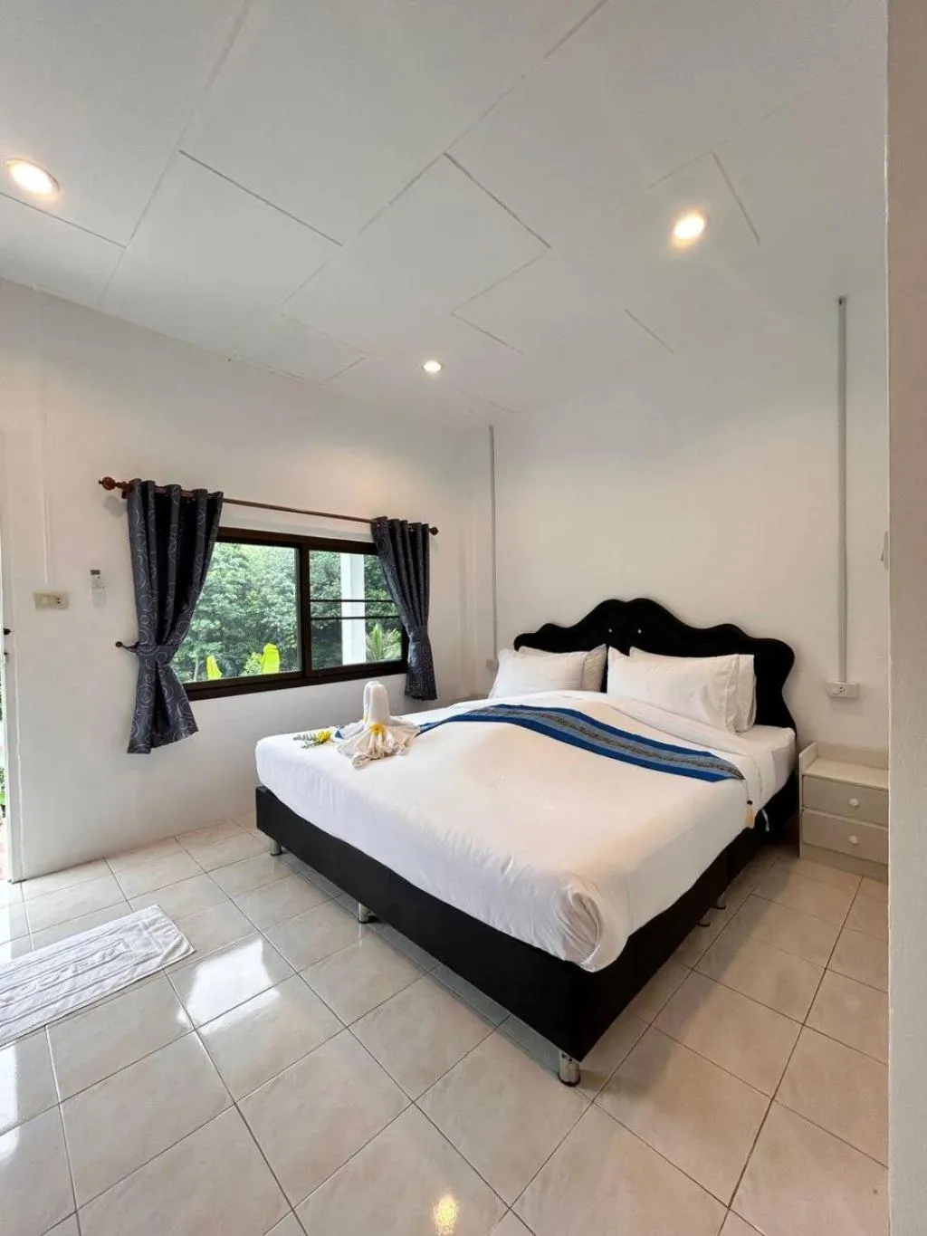 Bed in Private Paradise Resort