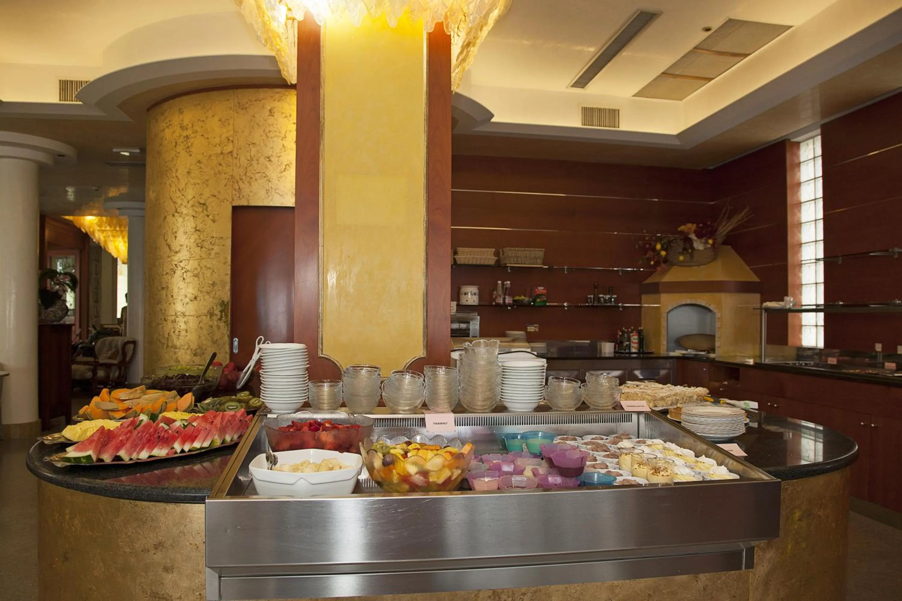 Lunch in Hotel Elpiro