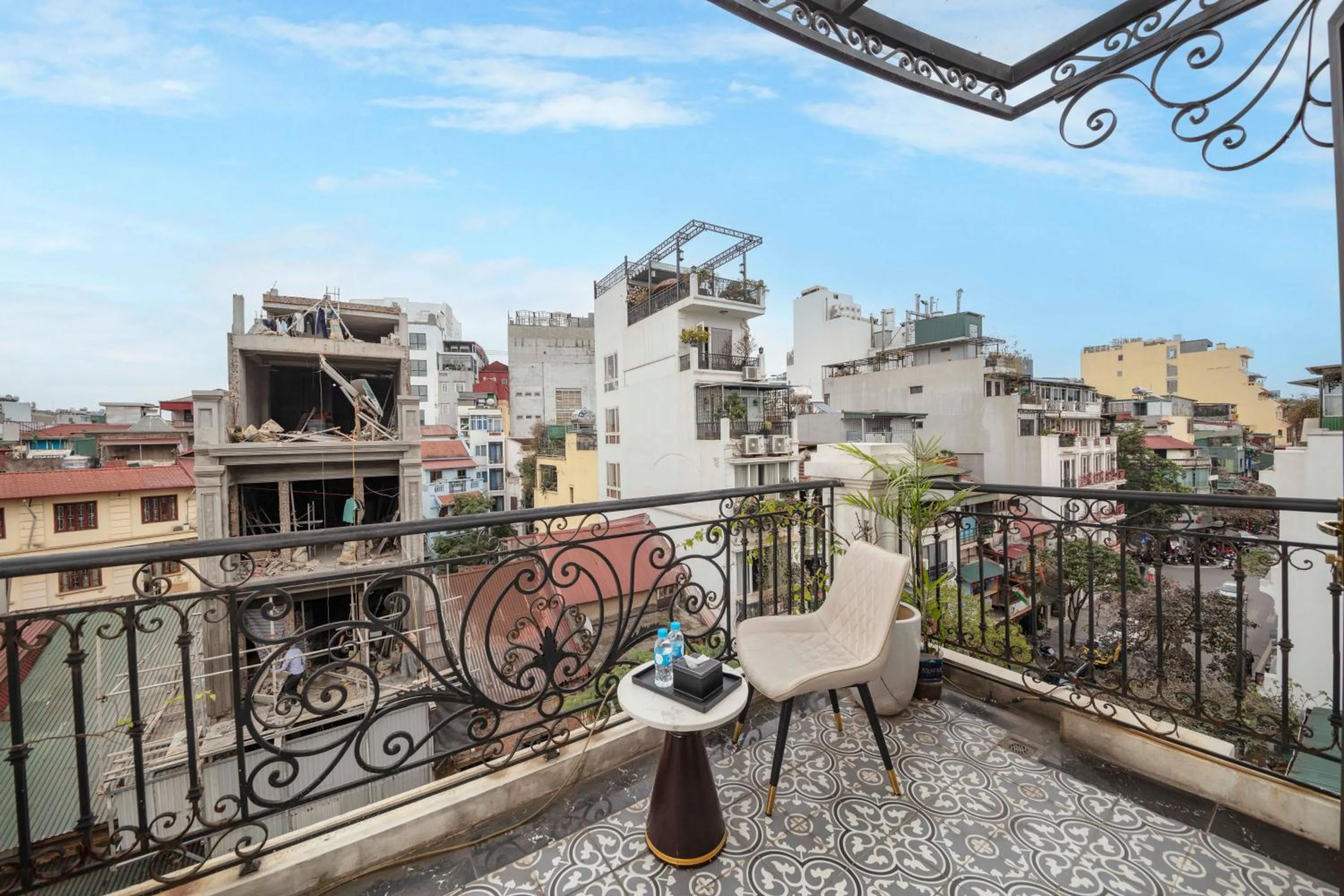 Balcony/Terrace in Infinity HaNoi Hotel & Travel