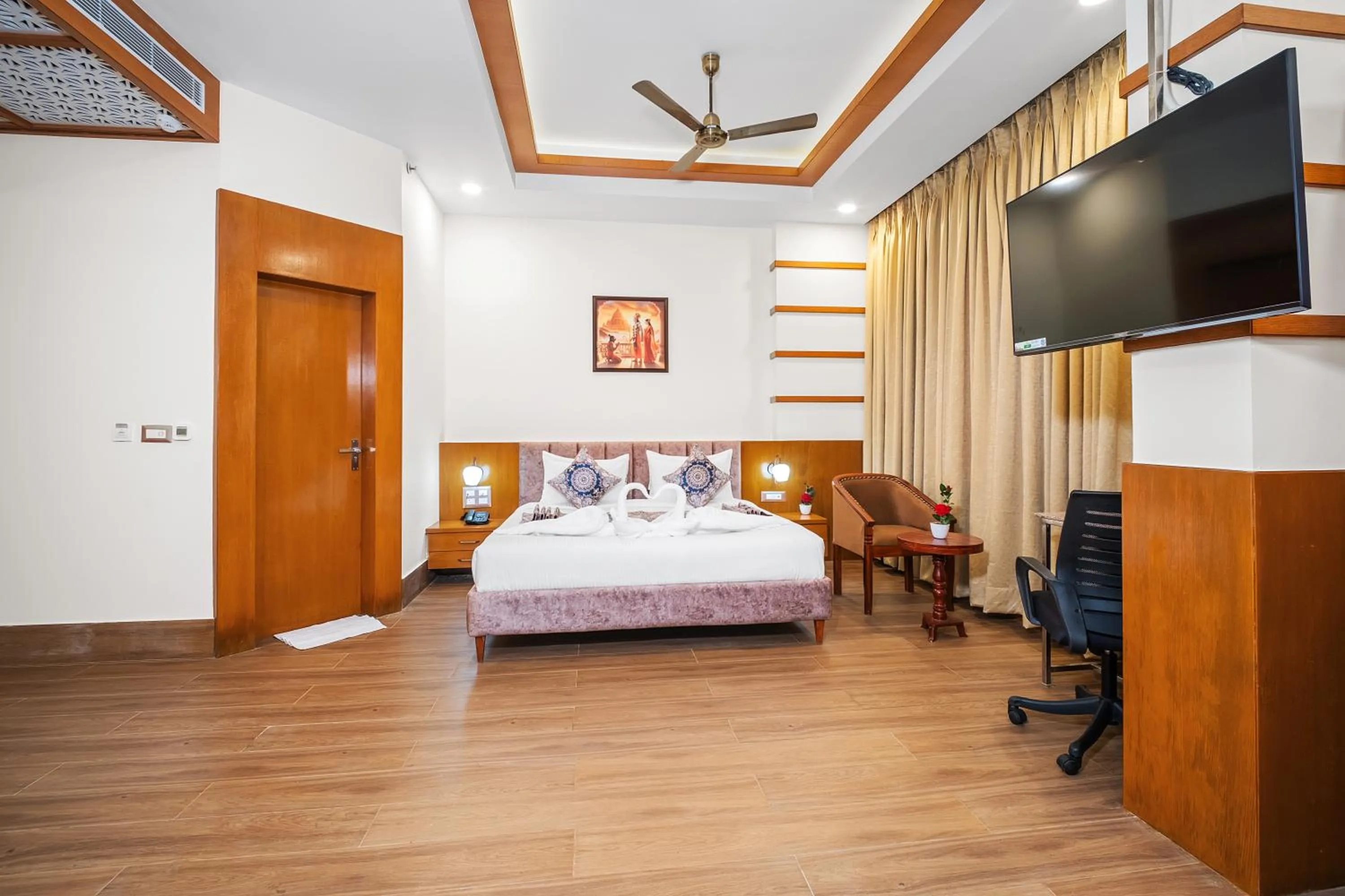 Bed in Padmshree Palace