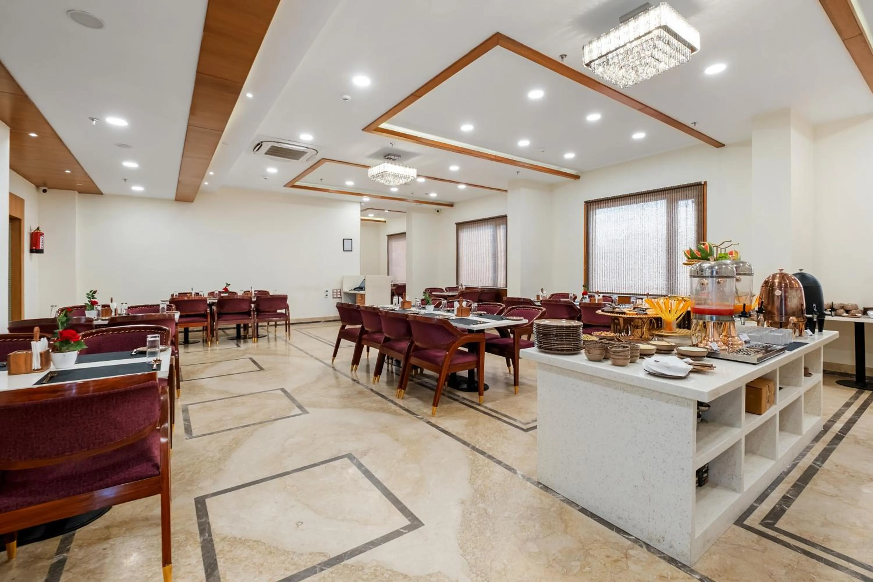 Restaurant/places to eat in Padmshree Palace