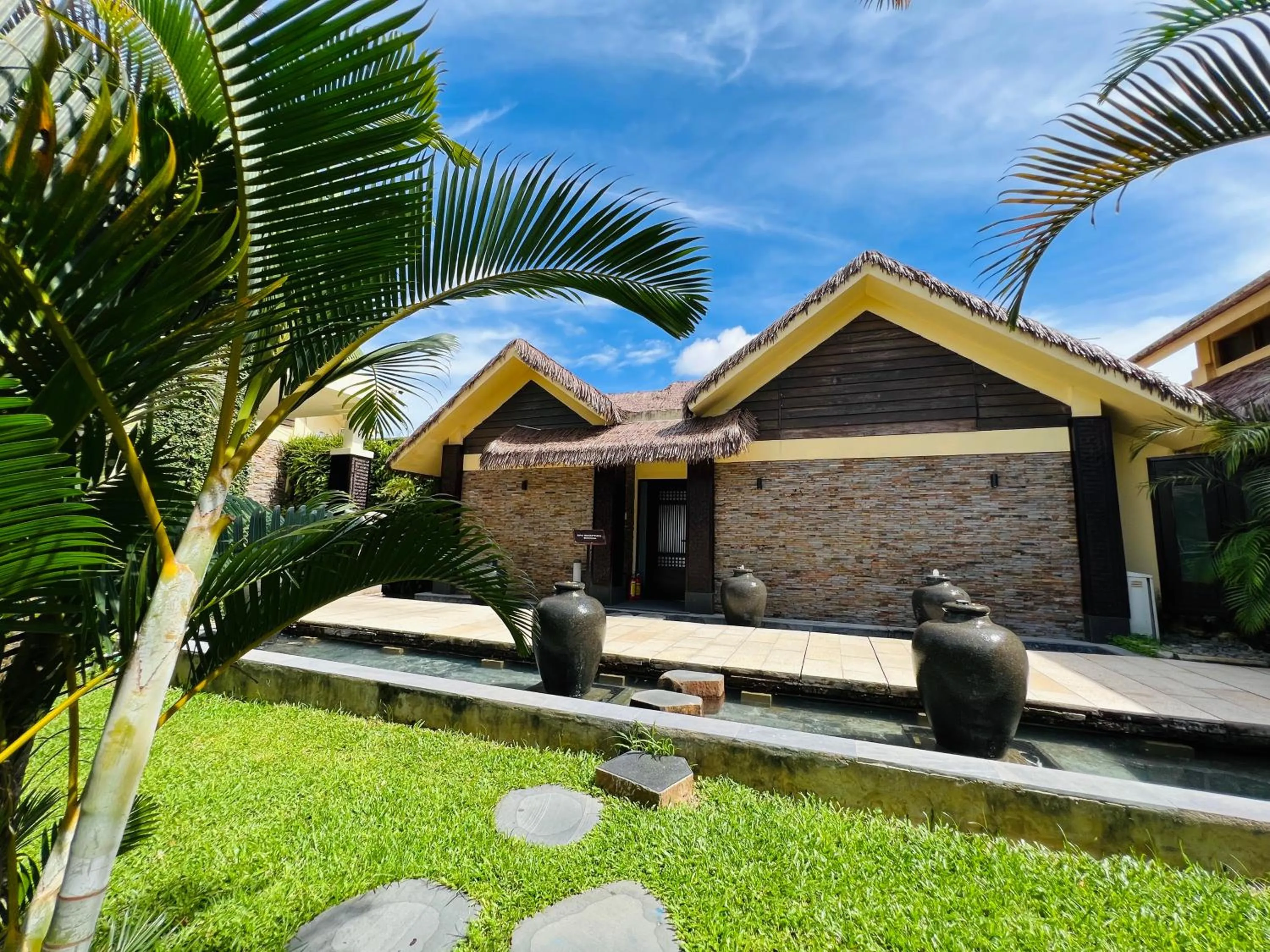 Garden in The Blossom Resort Island Da Nang - Onsen Included