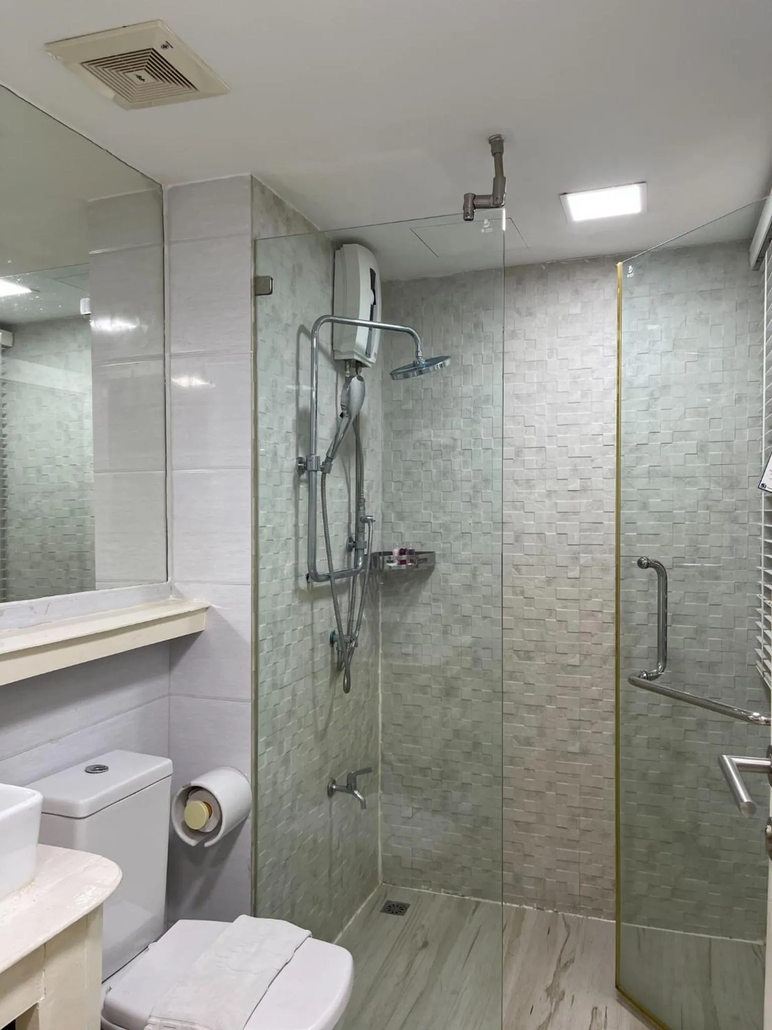 Shower in The Guest Arak Boutique Hotel