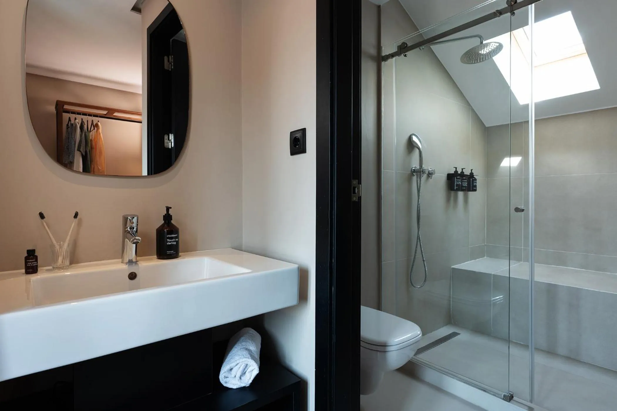 Bathroom in Casa Teva Lisboa Boutique Hotel by chic&basic