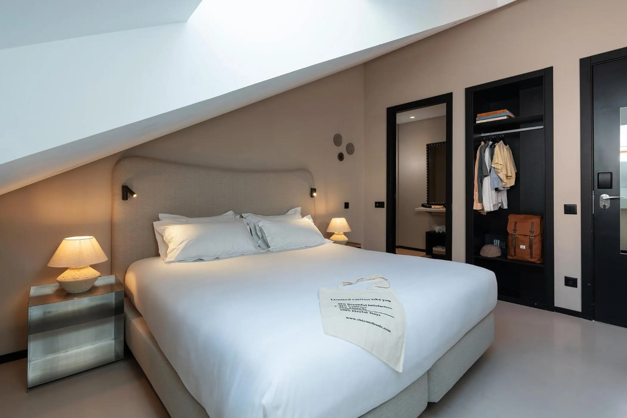 Bedroom, Bed in Casa Teva Lisboa Boutique Hotel by chic&basic