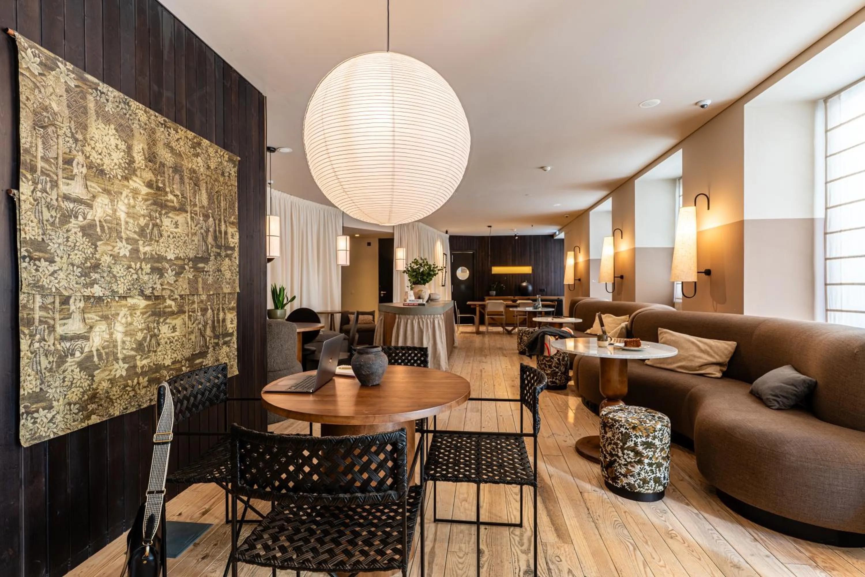 Lobby or reception in Casa Teva Lisboa Boutique Hotel by chic&basic
