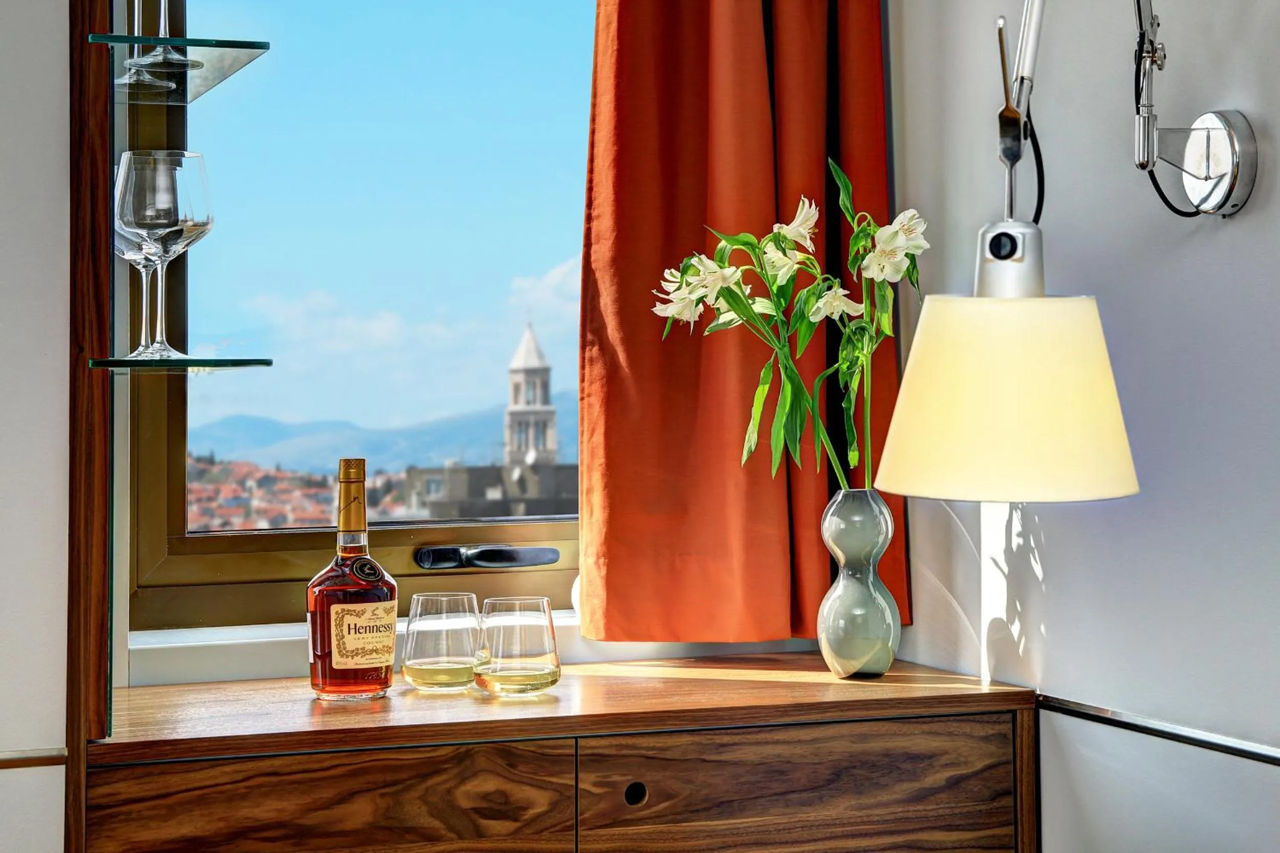 Landmark view in Horizon Luxury Suites & Design Rooms