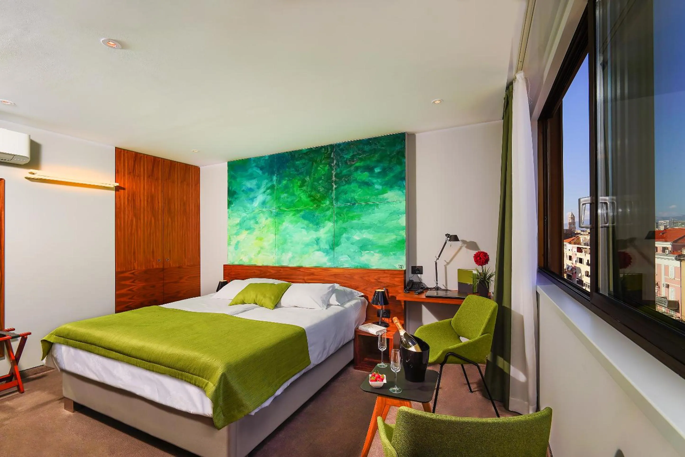 Bedroom, Bed in Horizon Luxury Suites & Design Rooms