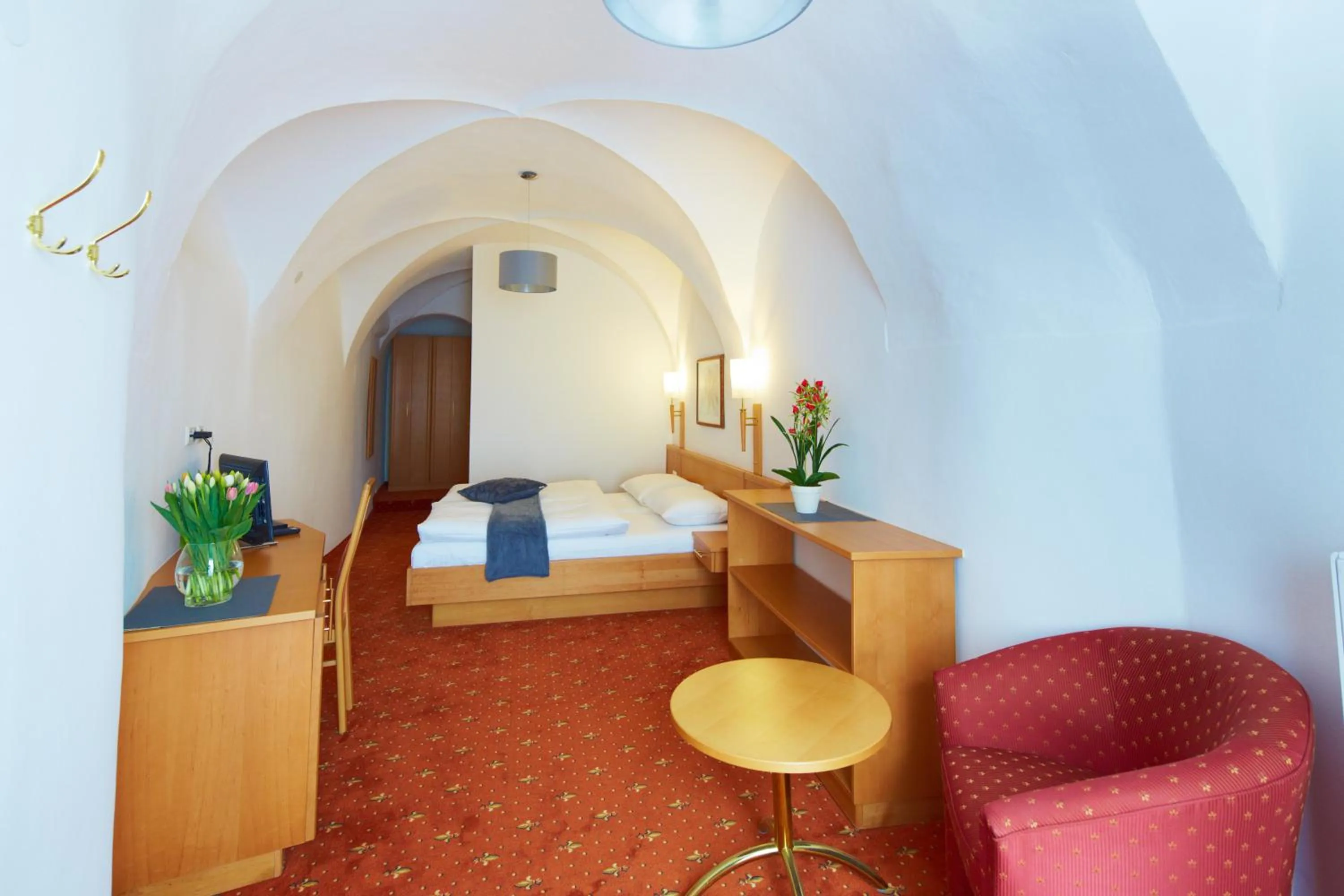 Photo of the whole room, Bed in Rathauskeller Melk