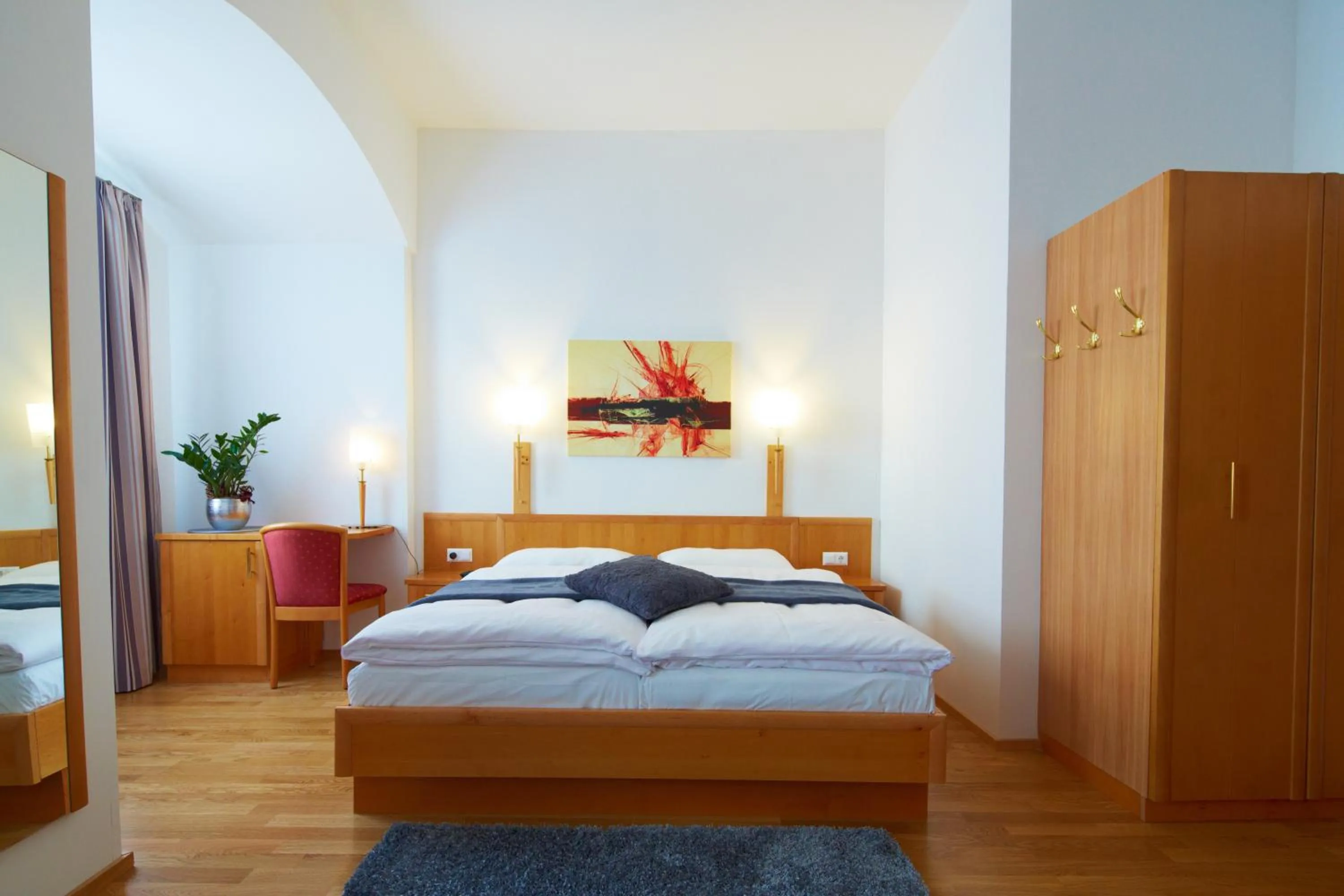 Bedroom, Bed in Rathauskeller Melk