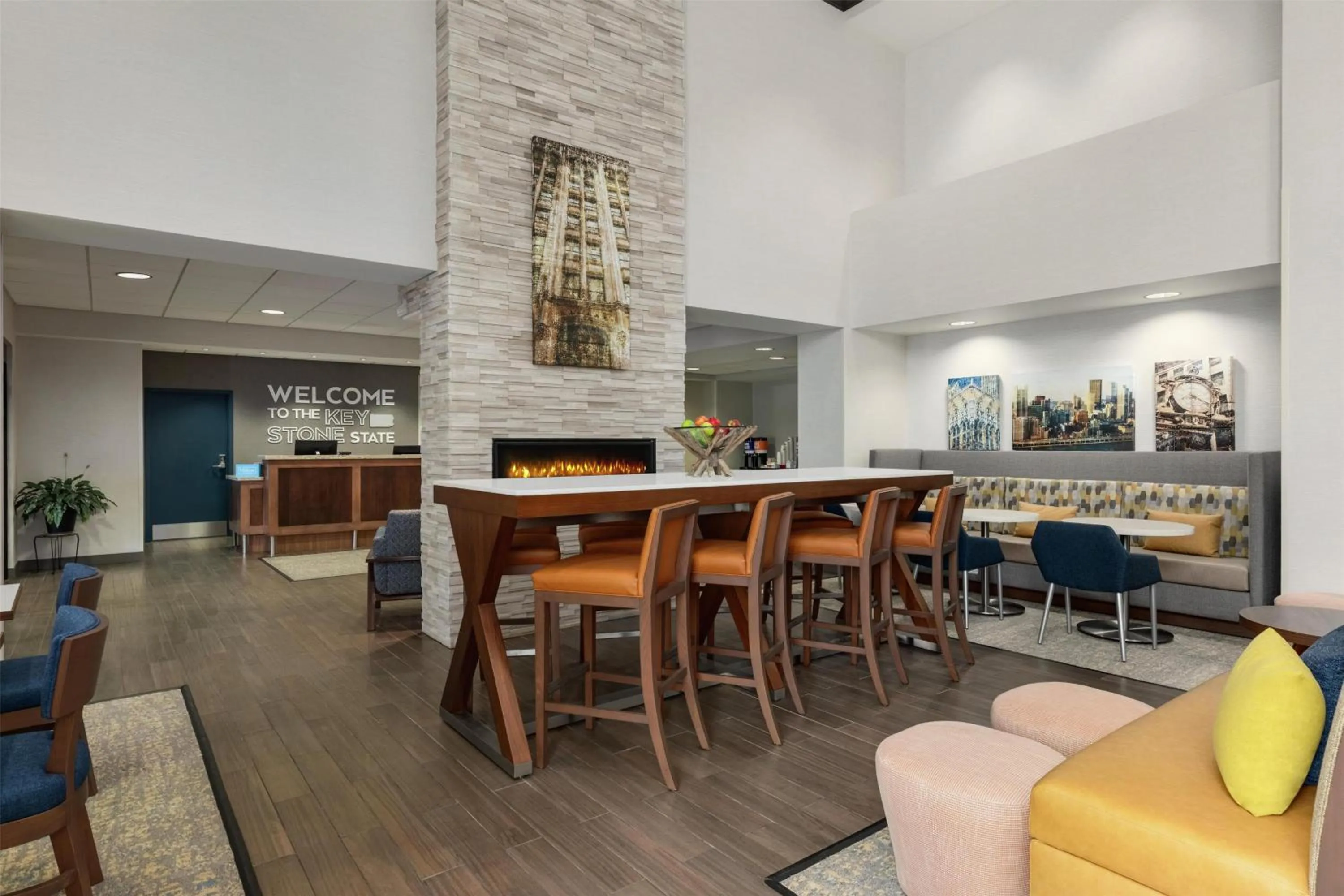 Lobby or reception in Hampton Inn & Suites - Pittsburgh/Harmarville, PA