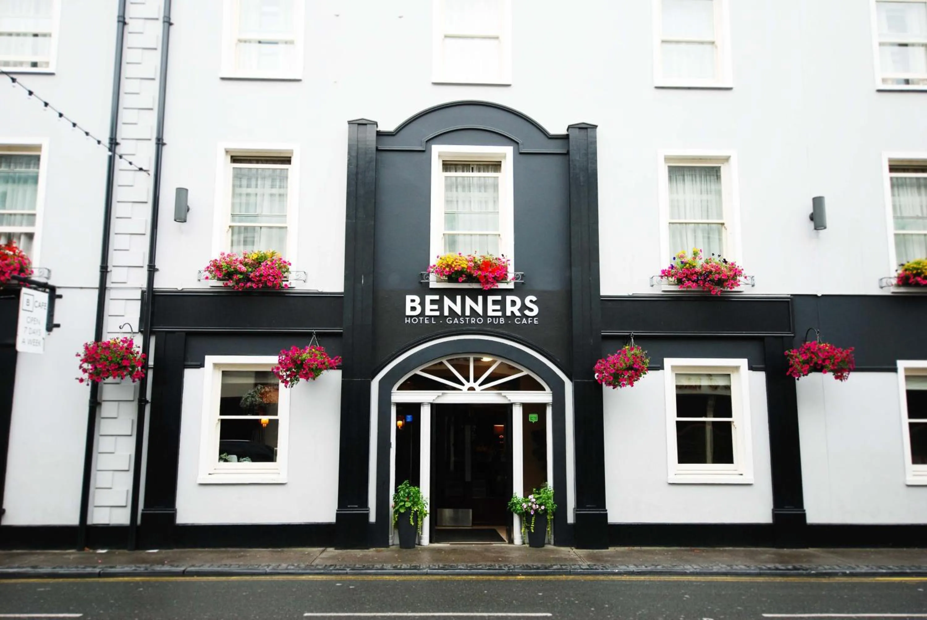 Facade/entrance in Tralee Benners Hotel