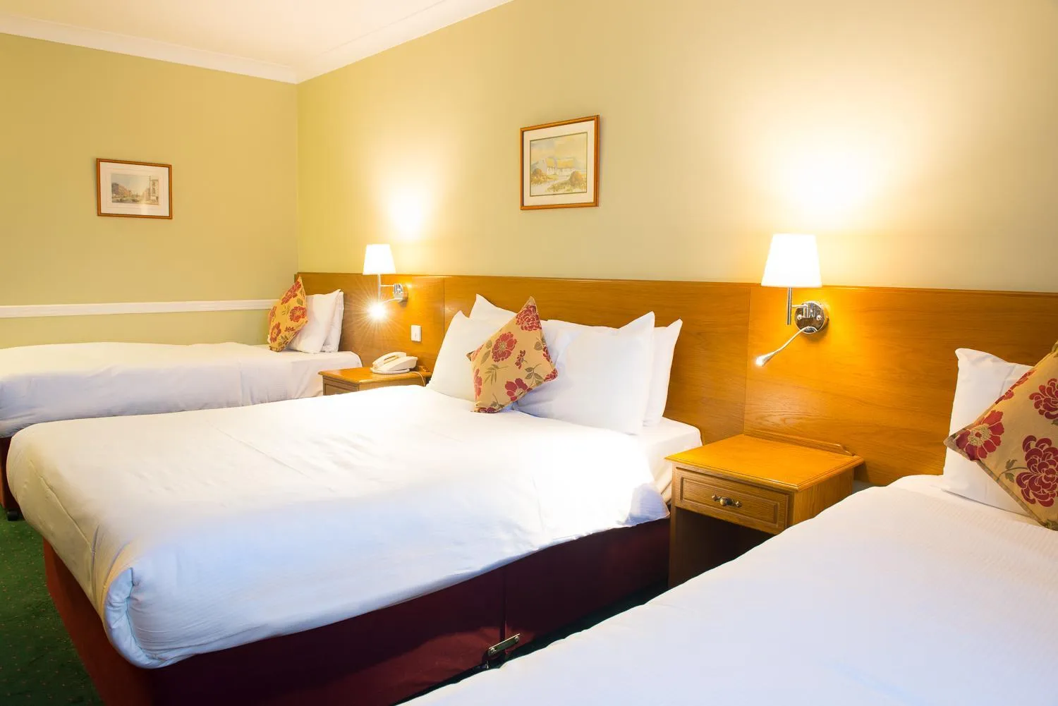 Bedroom, Bed in Tralee Benners Hotel