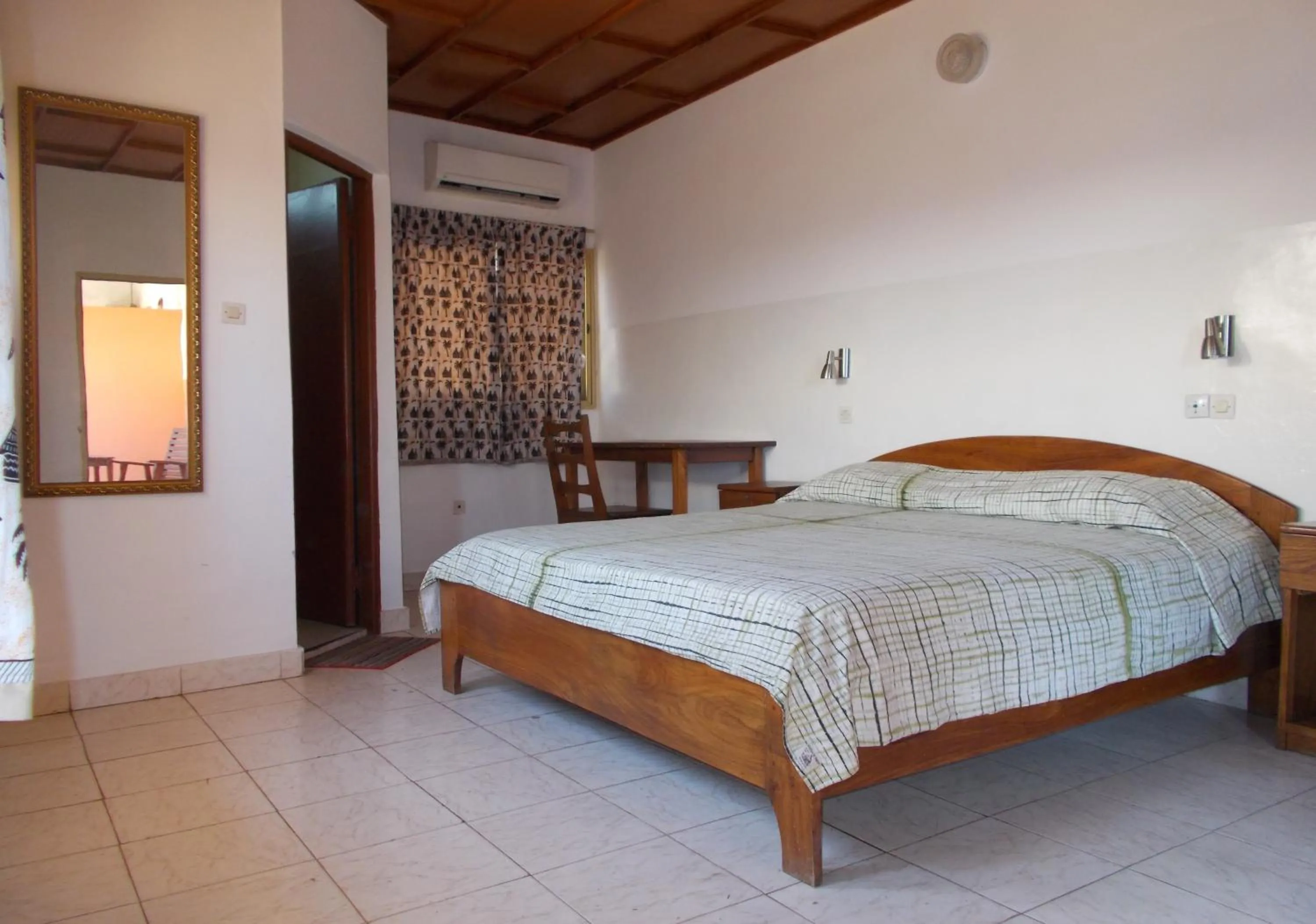 Photo of the whole room, Bed in Hôtel Alizé Plage