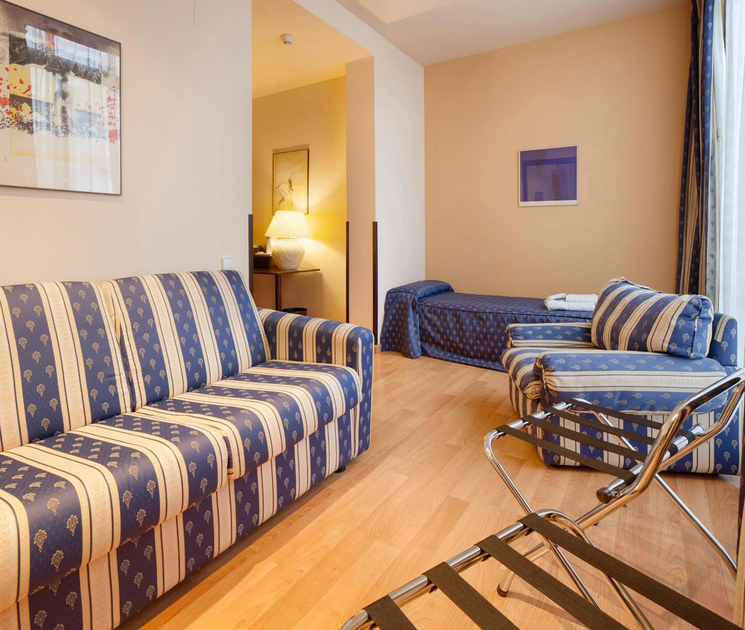 Photo of the whole room in Atlantis by Atbcn