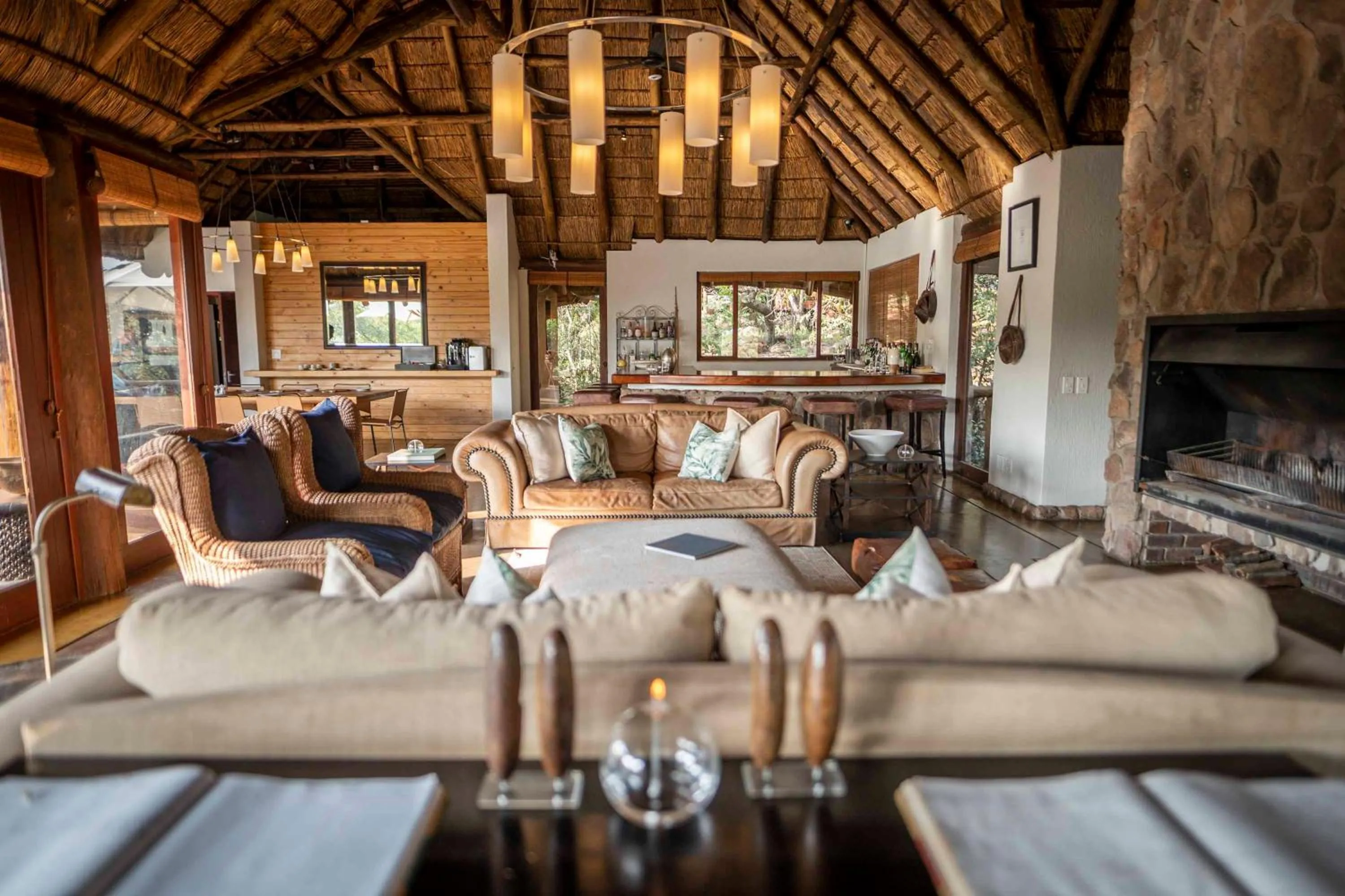 Living room in Tshwene Lodge