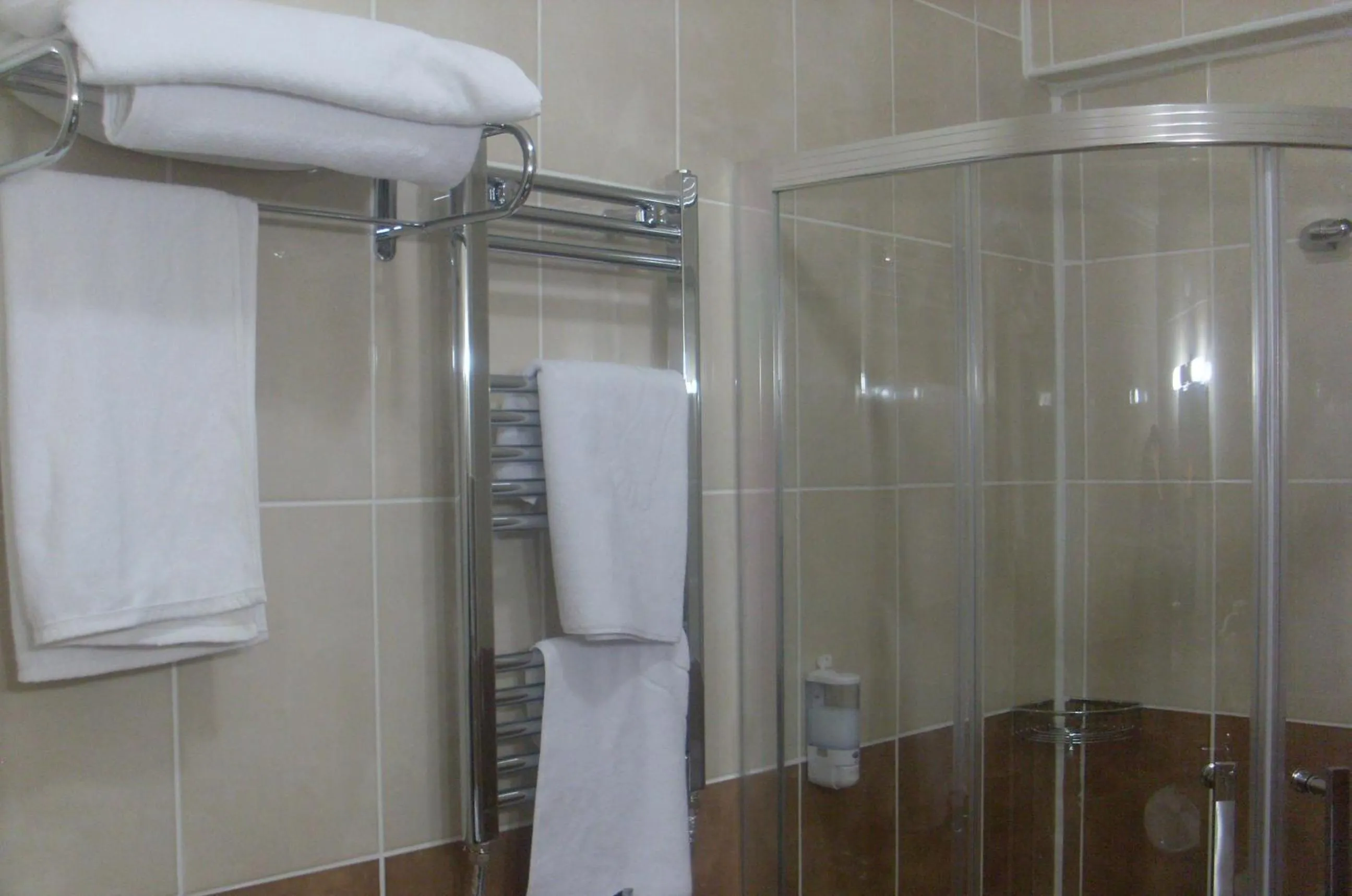 Shower in Butik Ertur Hotel