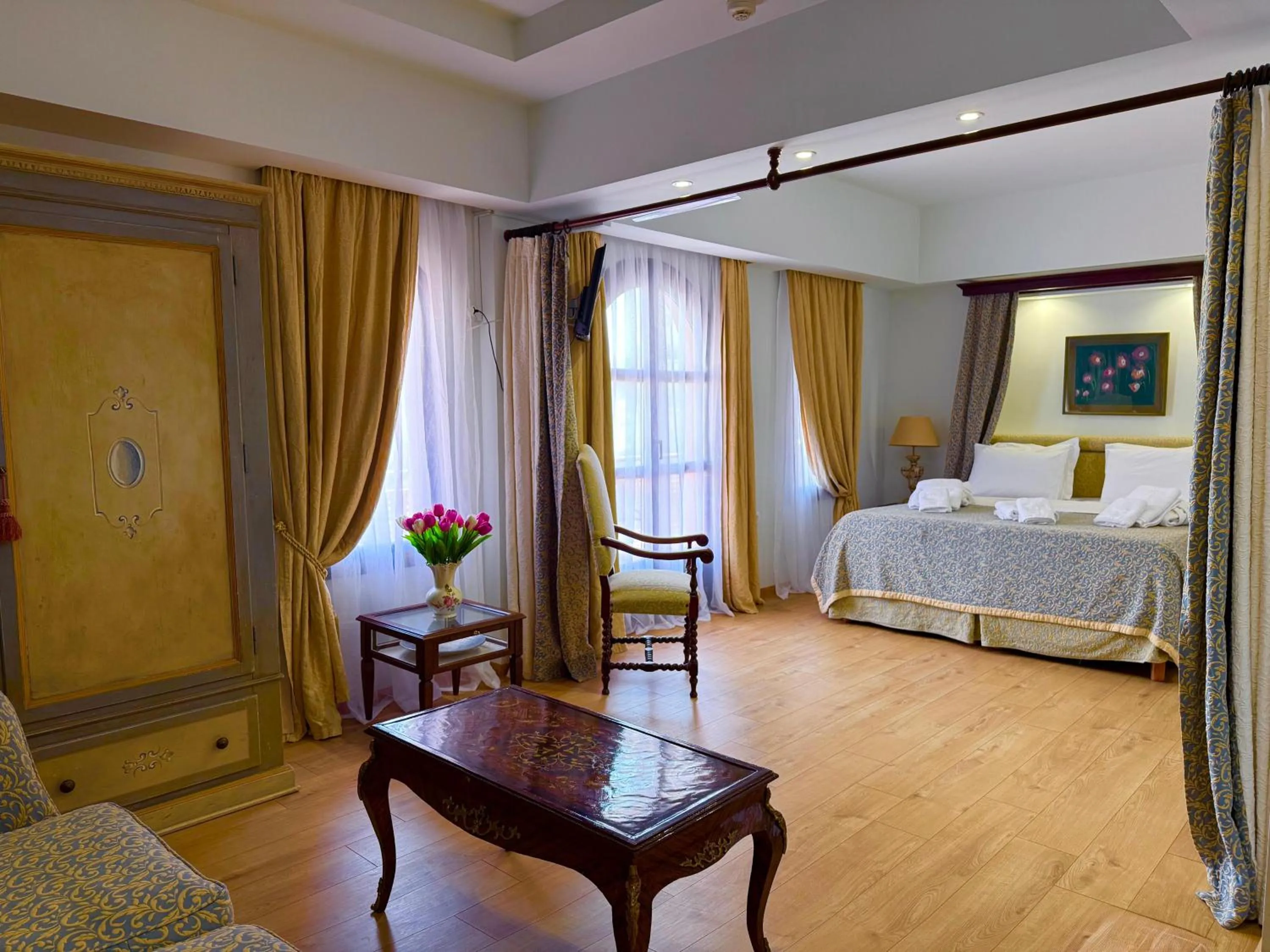 Bed in Great Greece Le Convivial Suites