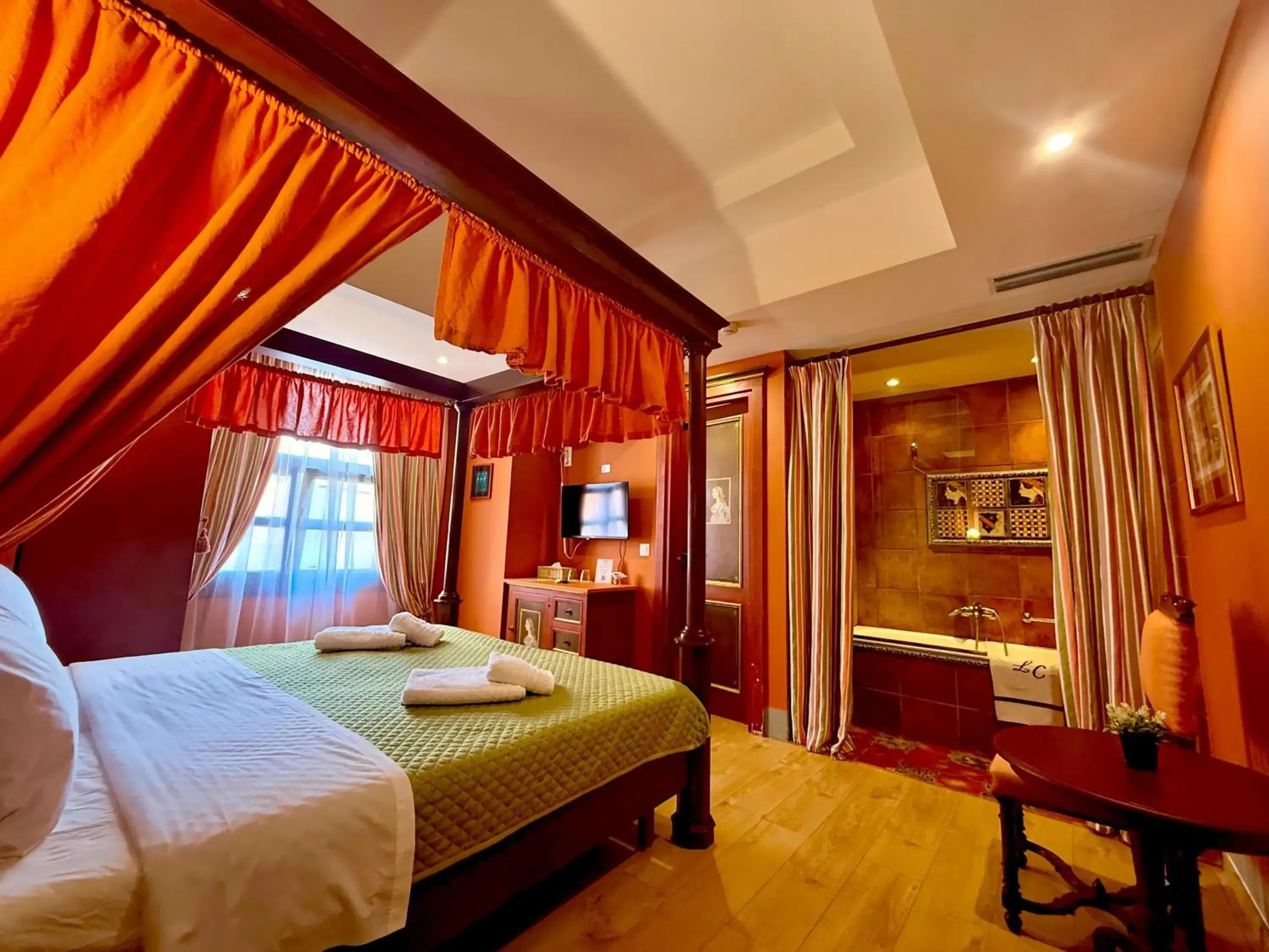 Standard Double Room in Great Greece Le Convivial Suites Standard Double Room in Great Greece Le Convivial Suites
