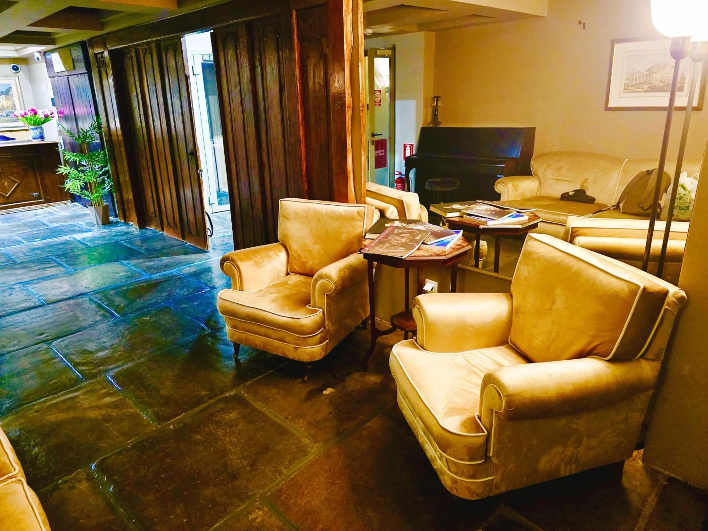 Seating area in Great Greece Le Convivial Suites