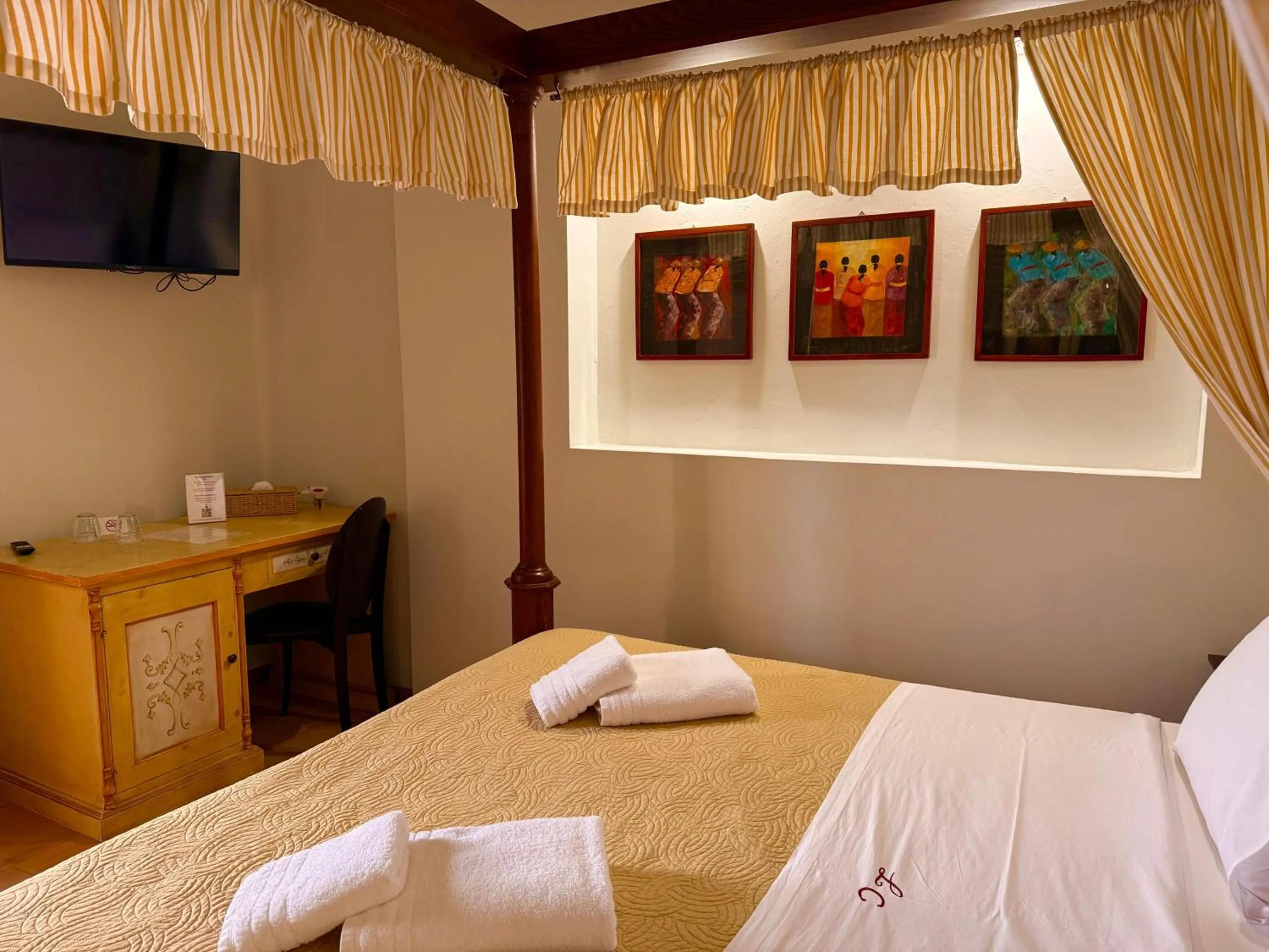 TV and multimedia, Bed in Great Greece Le Convivial Suites
