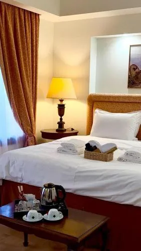 Great Greece Le Convivial Suites