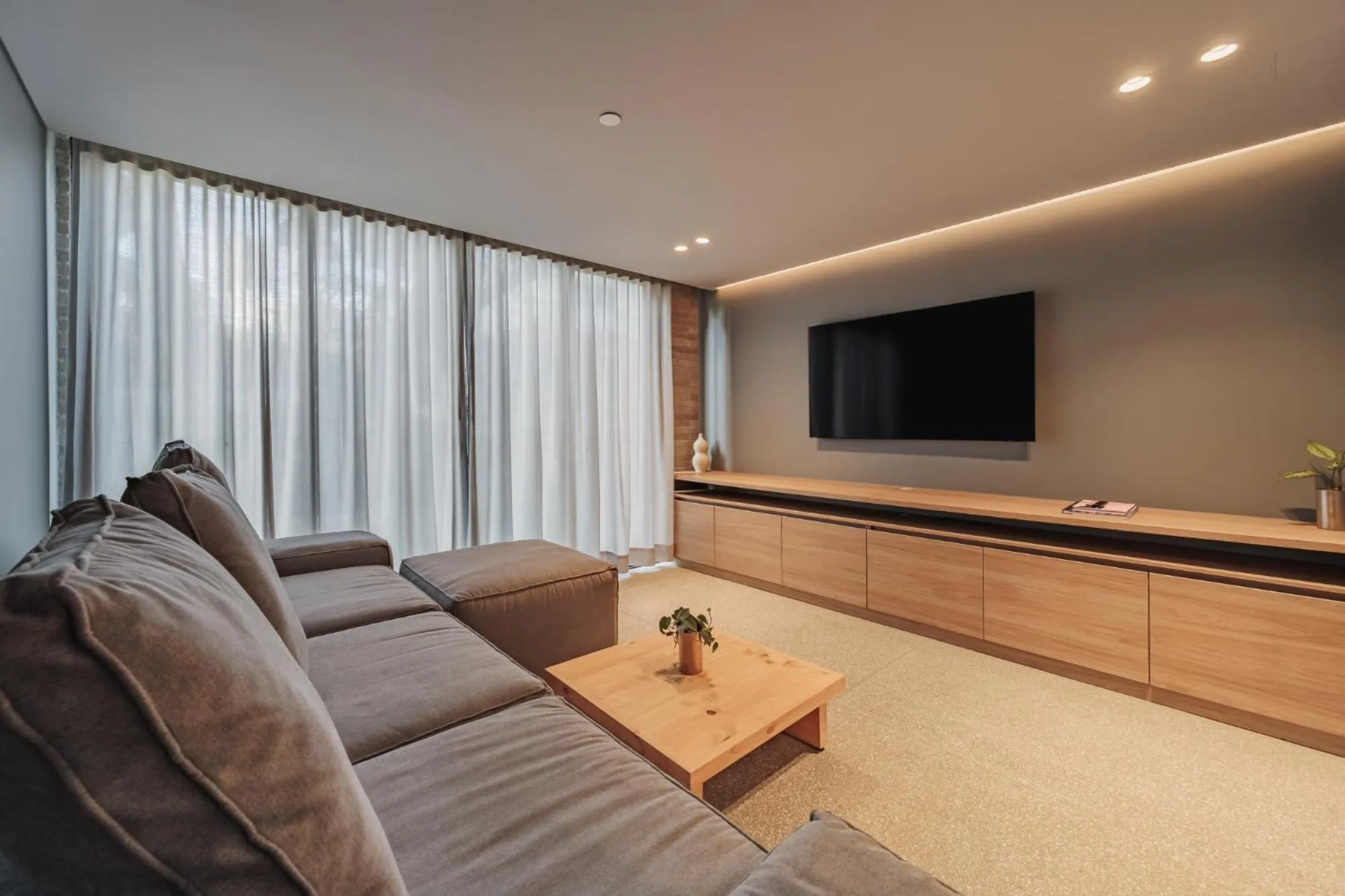 TV and multimedia in The Somos Loho Hotel