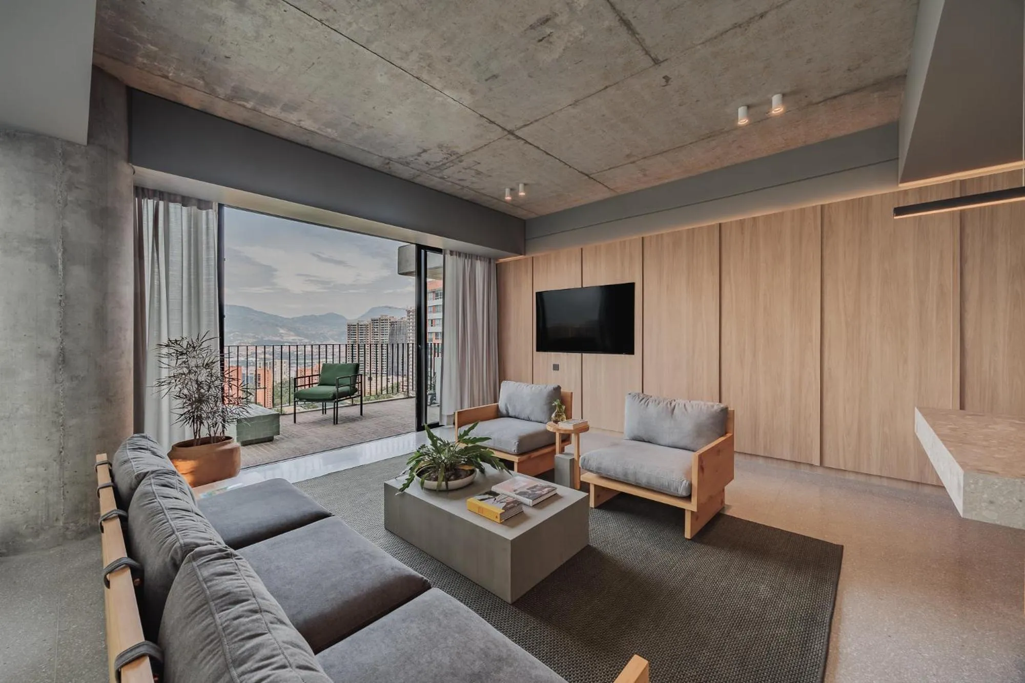 TV and multimedia in The Somos Loho Hotel