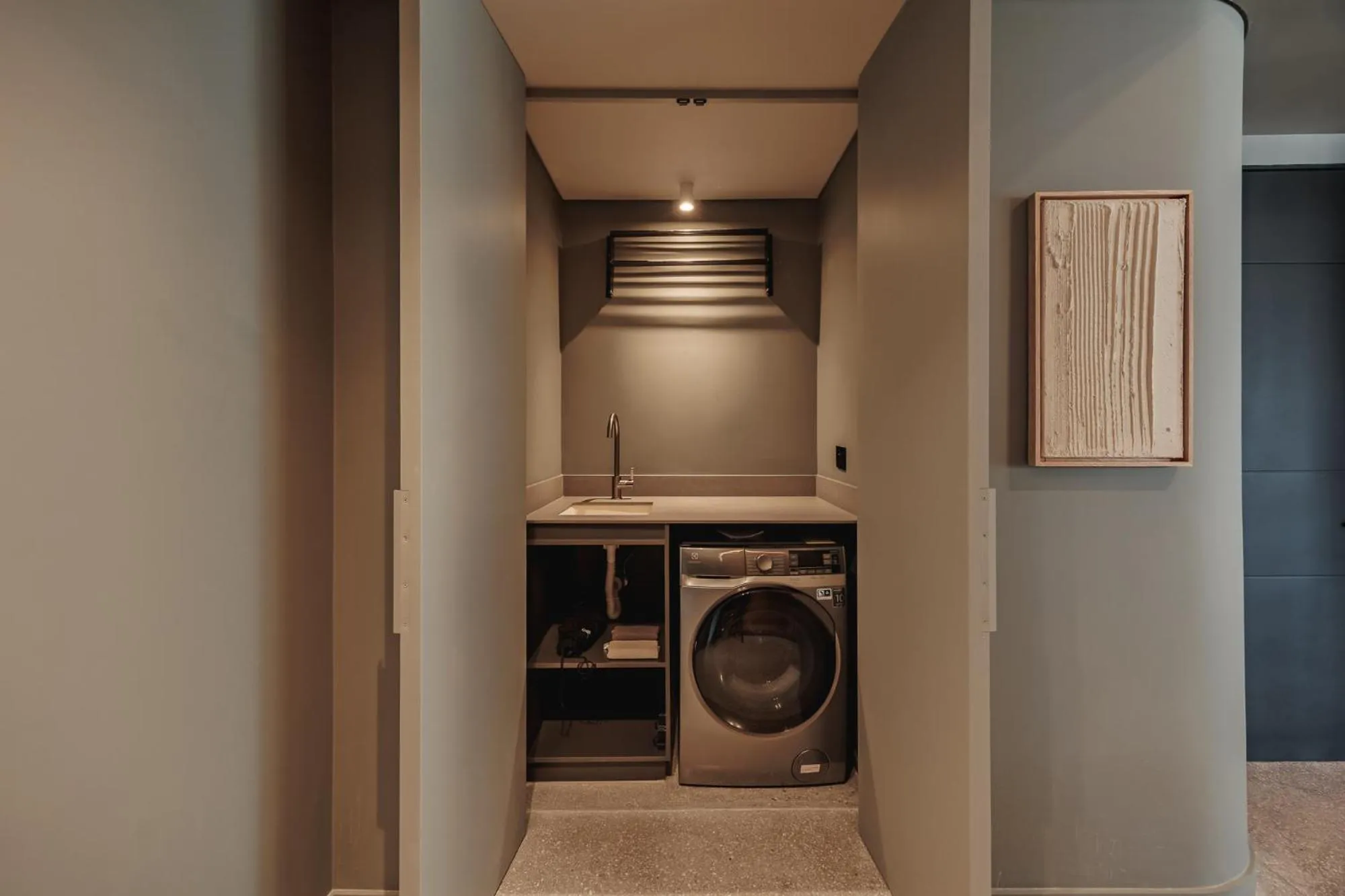 washing machine in The Somos Loho Hotel