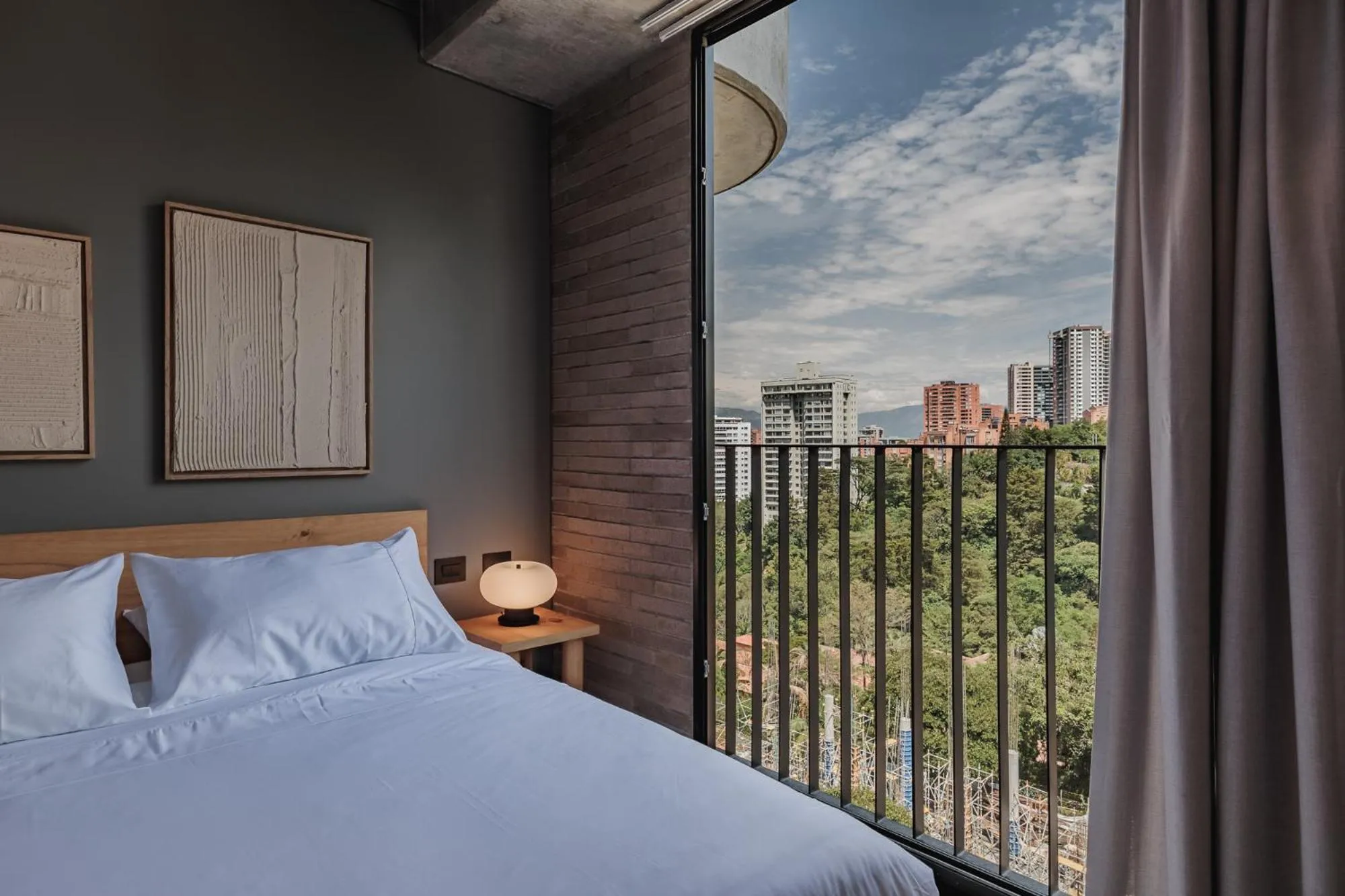 Bedroom, Bed in The Somos Loho Hotel