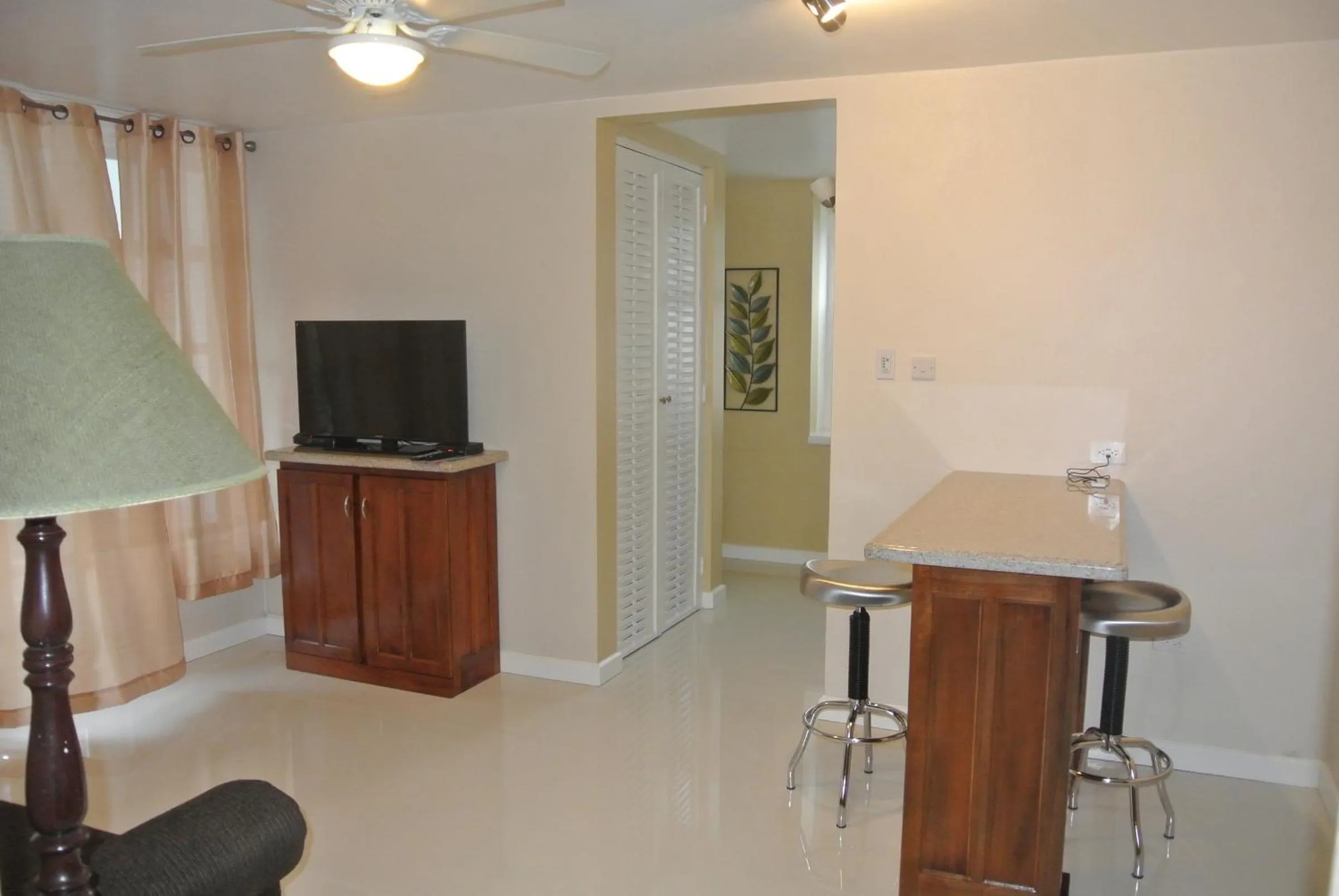 Living room in Beach One Bedroom Suite 13