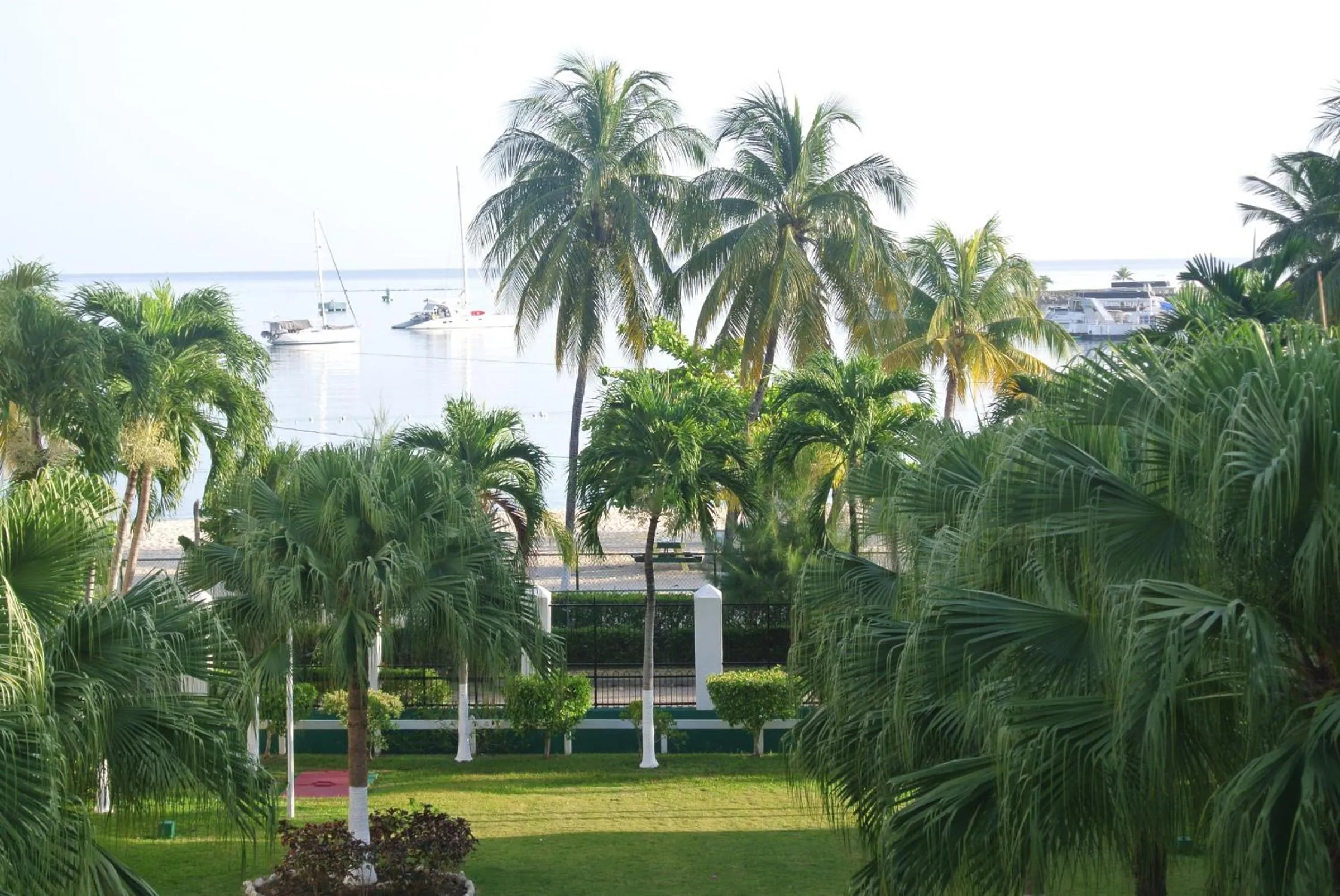 Beach in Beach One Bedroom Suite 13