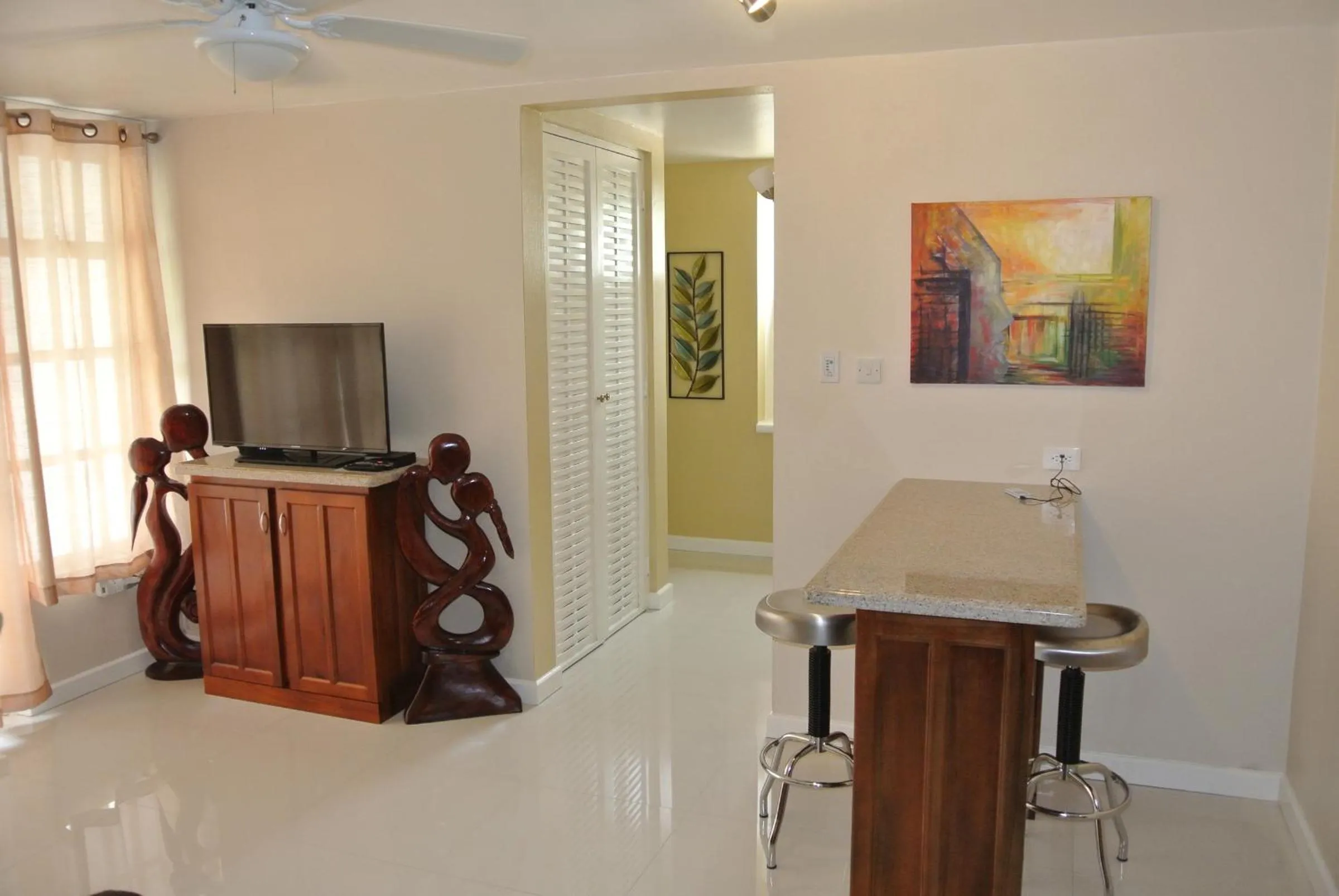 Lounge or bar in Beach One Bedroom Suite 13