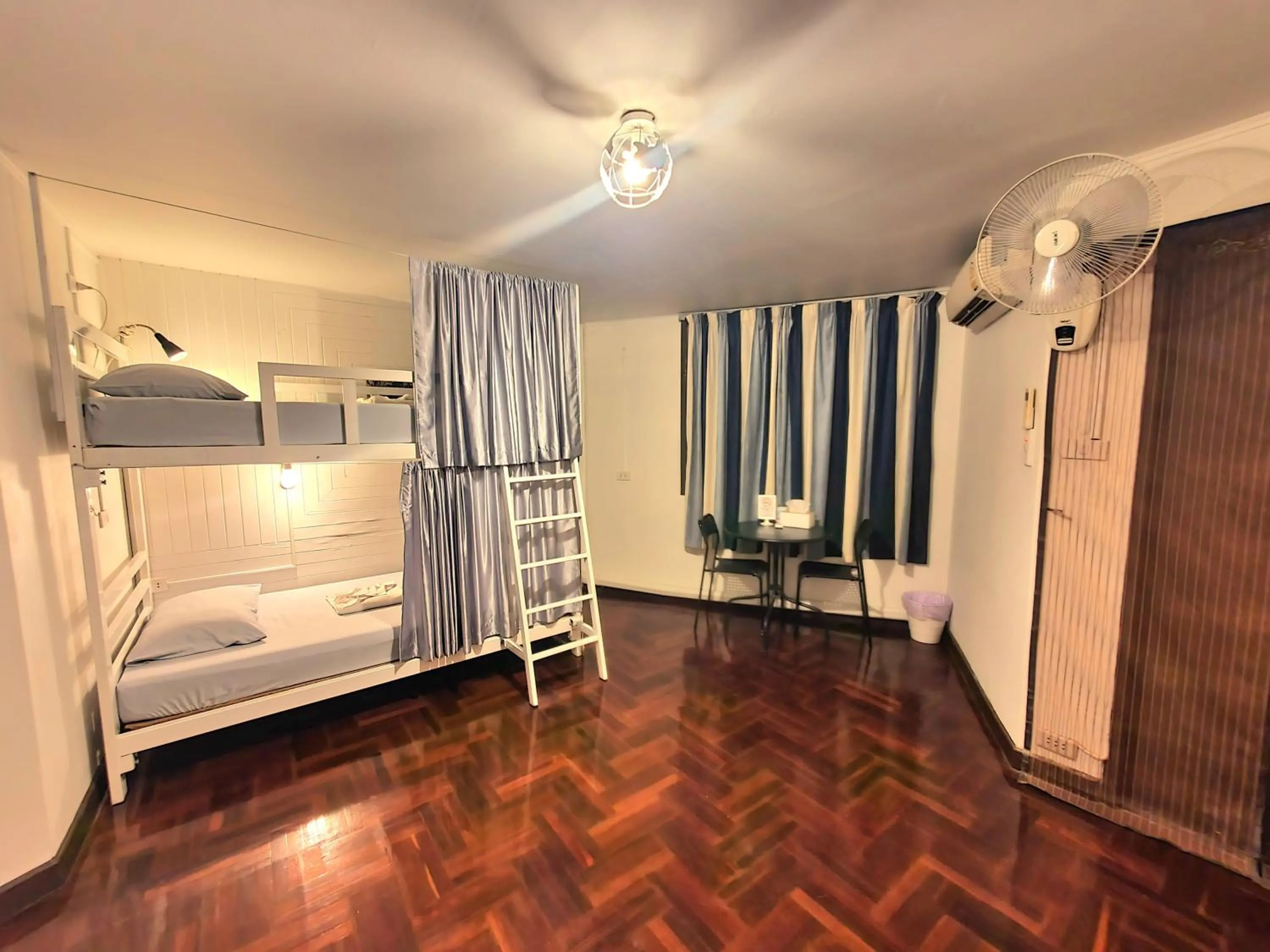 Bed in Home16 Sukhumvit16