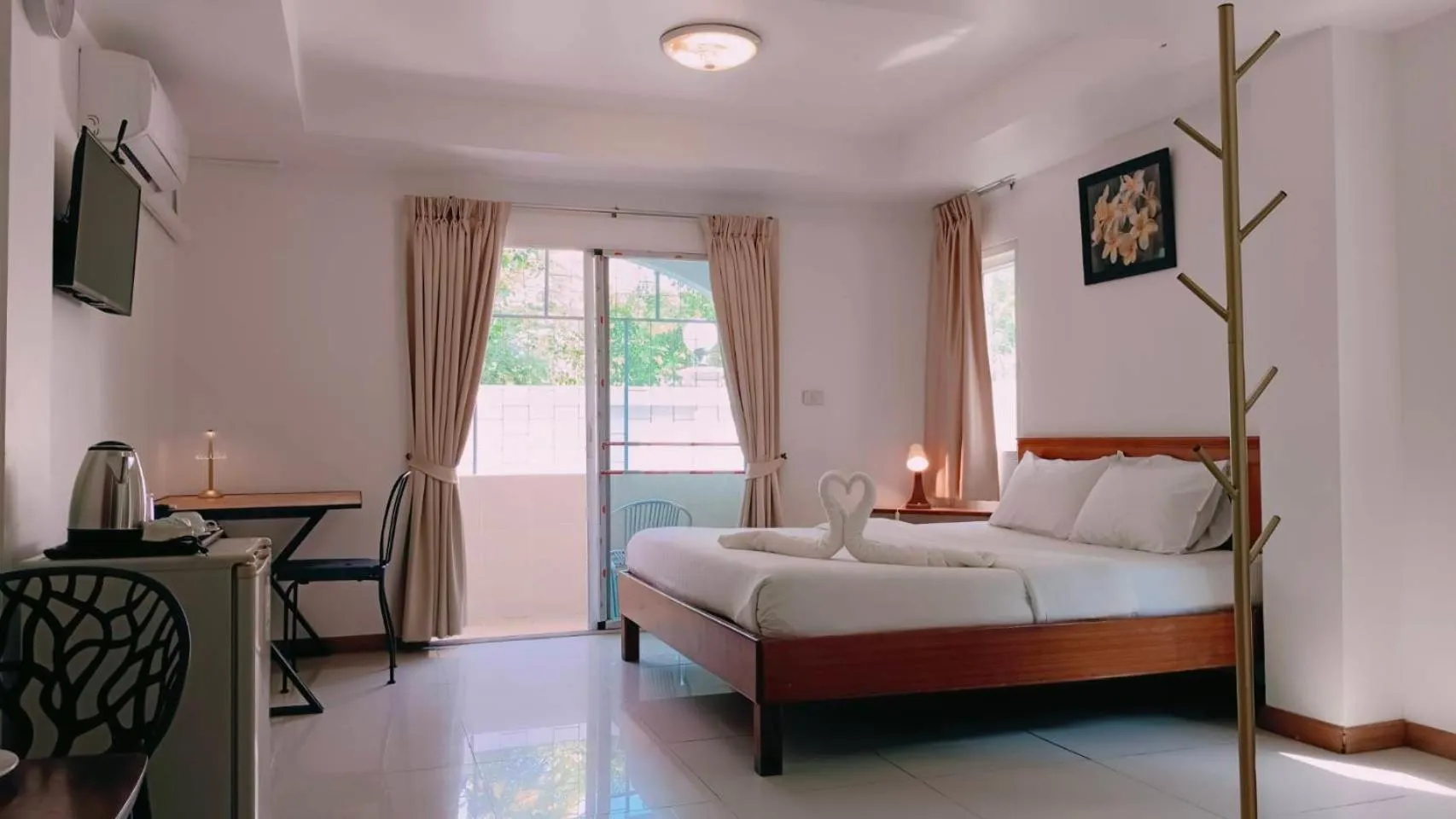 Bed in Convenient Resort