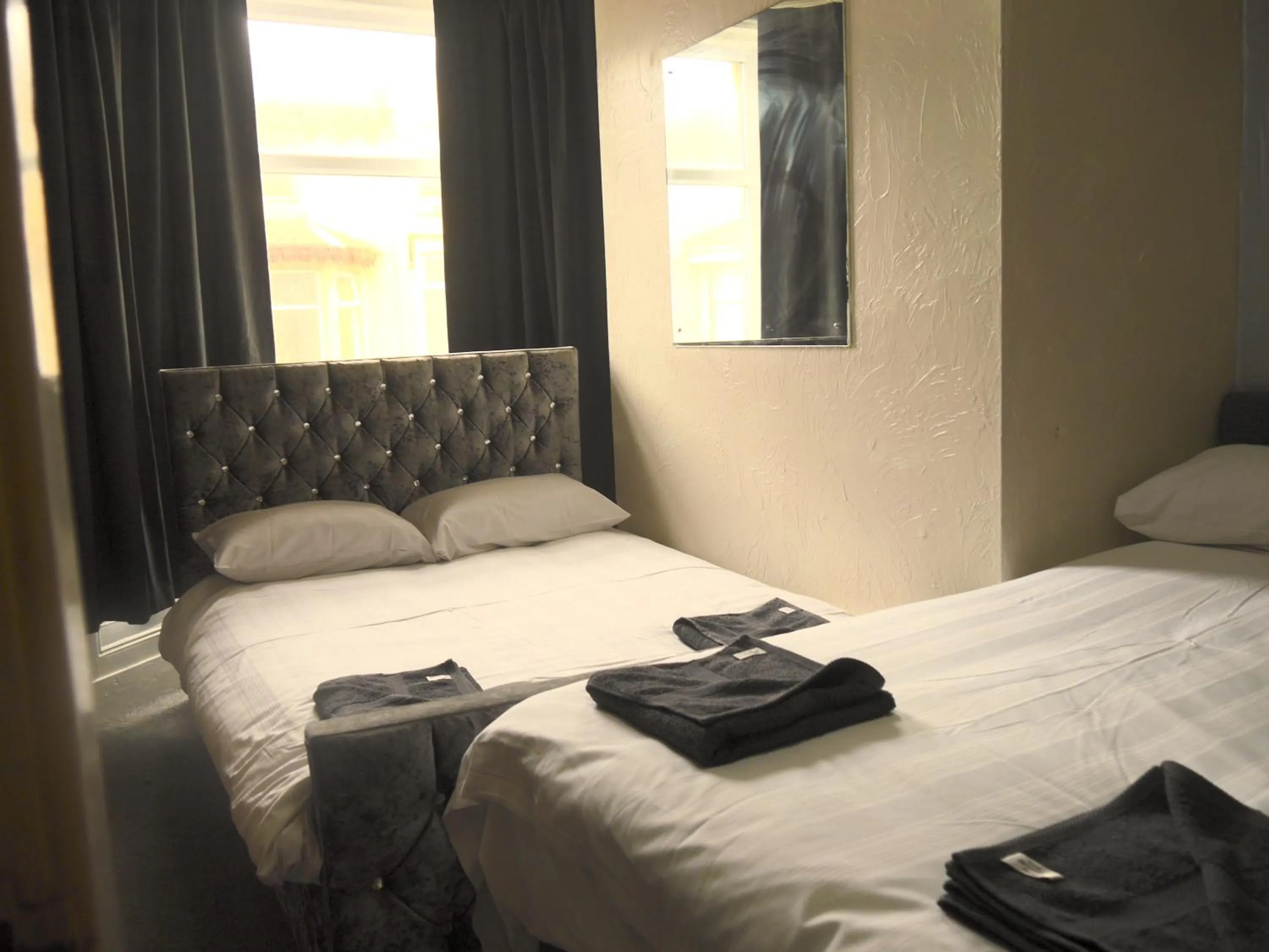 Photo of the whole room, Bed in The Stone House Hotel