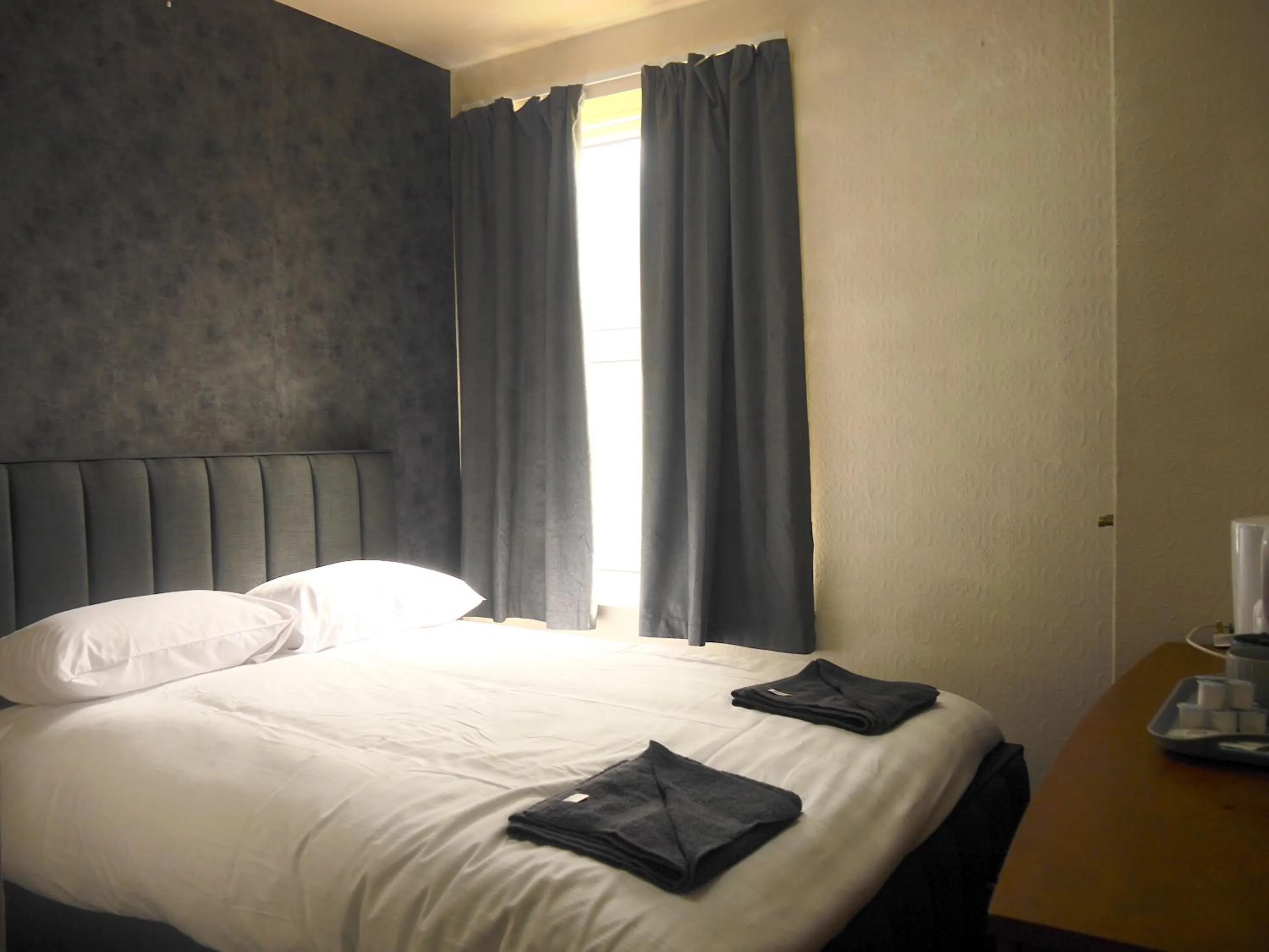 Photo of the whole room, Bed in The Stone House Hotel