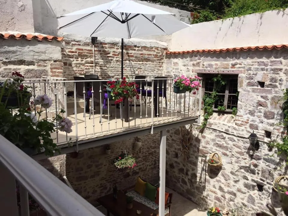 Patio in Gizemli Konak