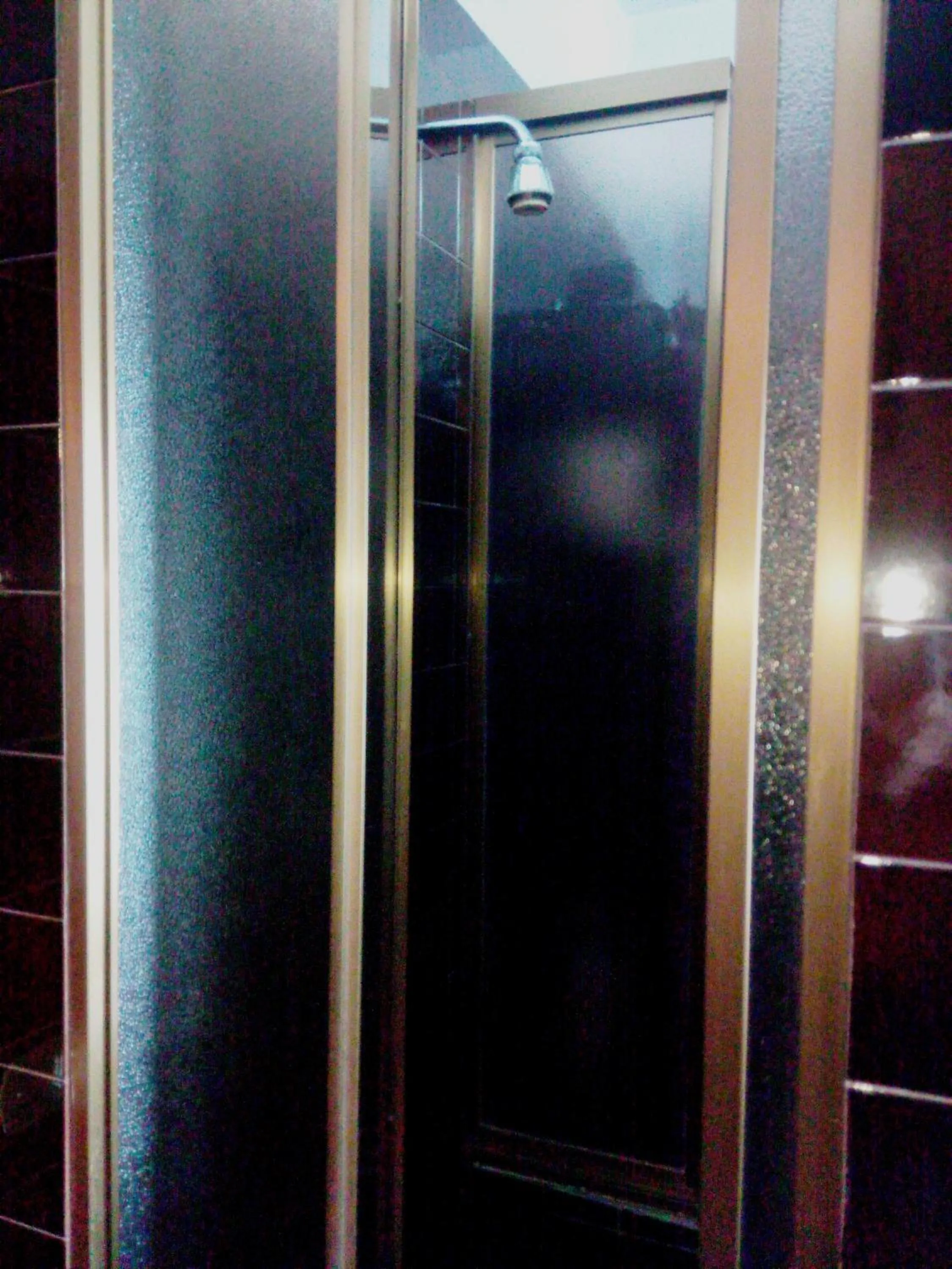 Shower in B&B Mamma Mia Family House