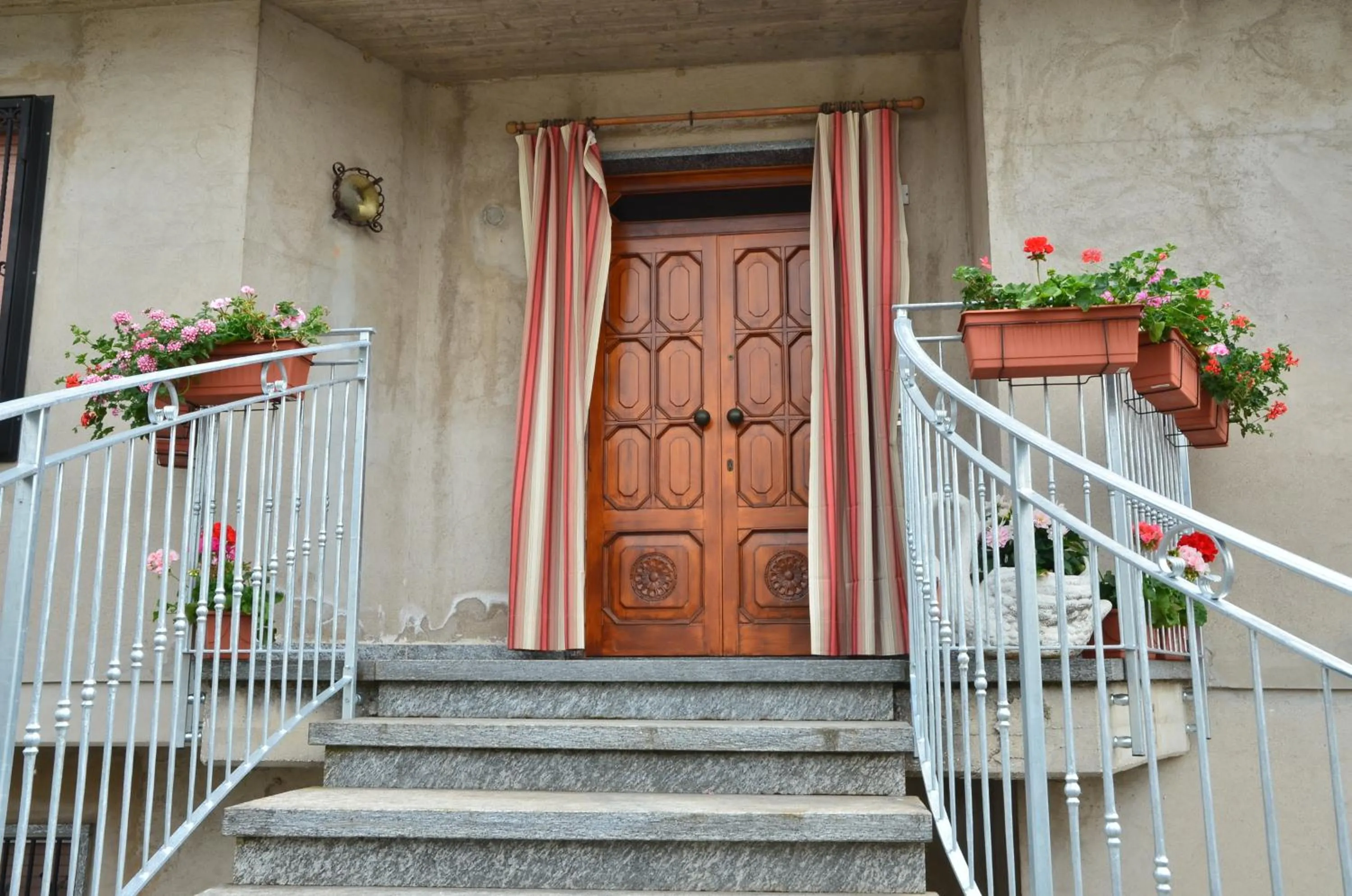 Facade/entrance in B&B Mamma Mia Family House