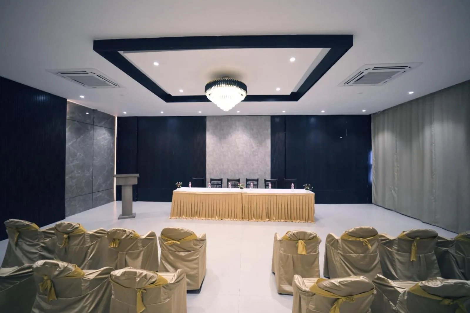 Seating area in Hotel Prag Continental