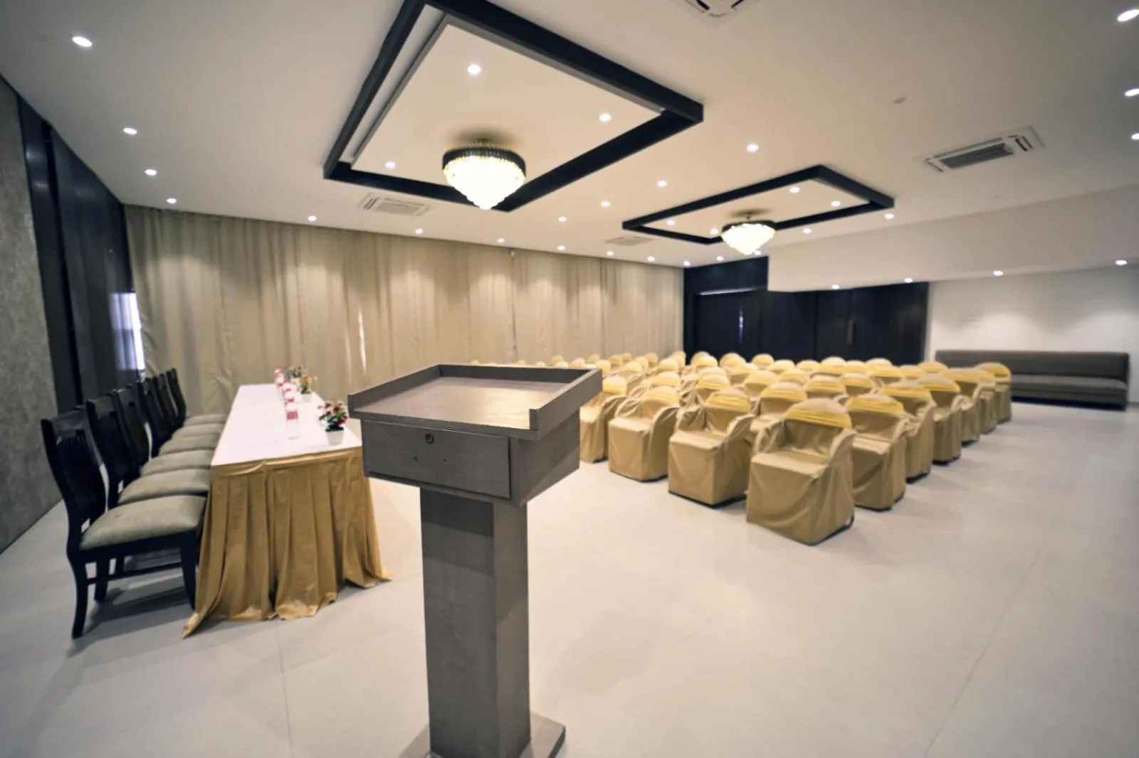 Meeting/conference room in Hotel Prag Continental