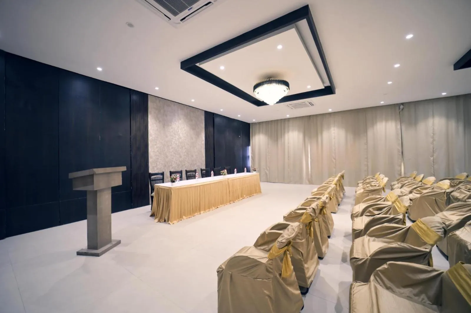 Seating area in Hotel Prag Continental