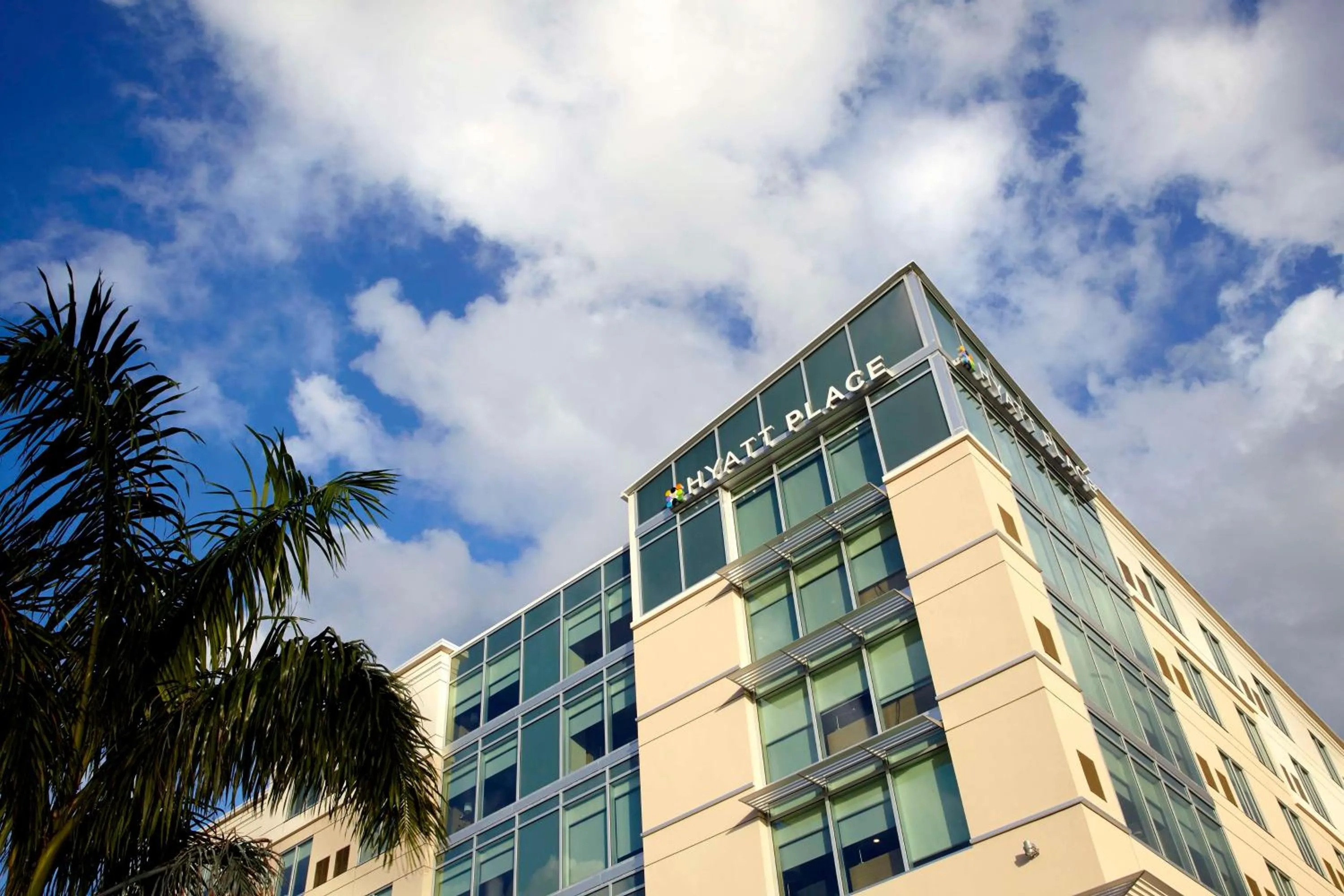 Property building in Hyatt Place Miami Airport East