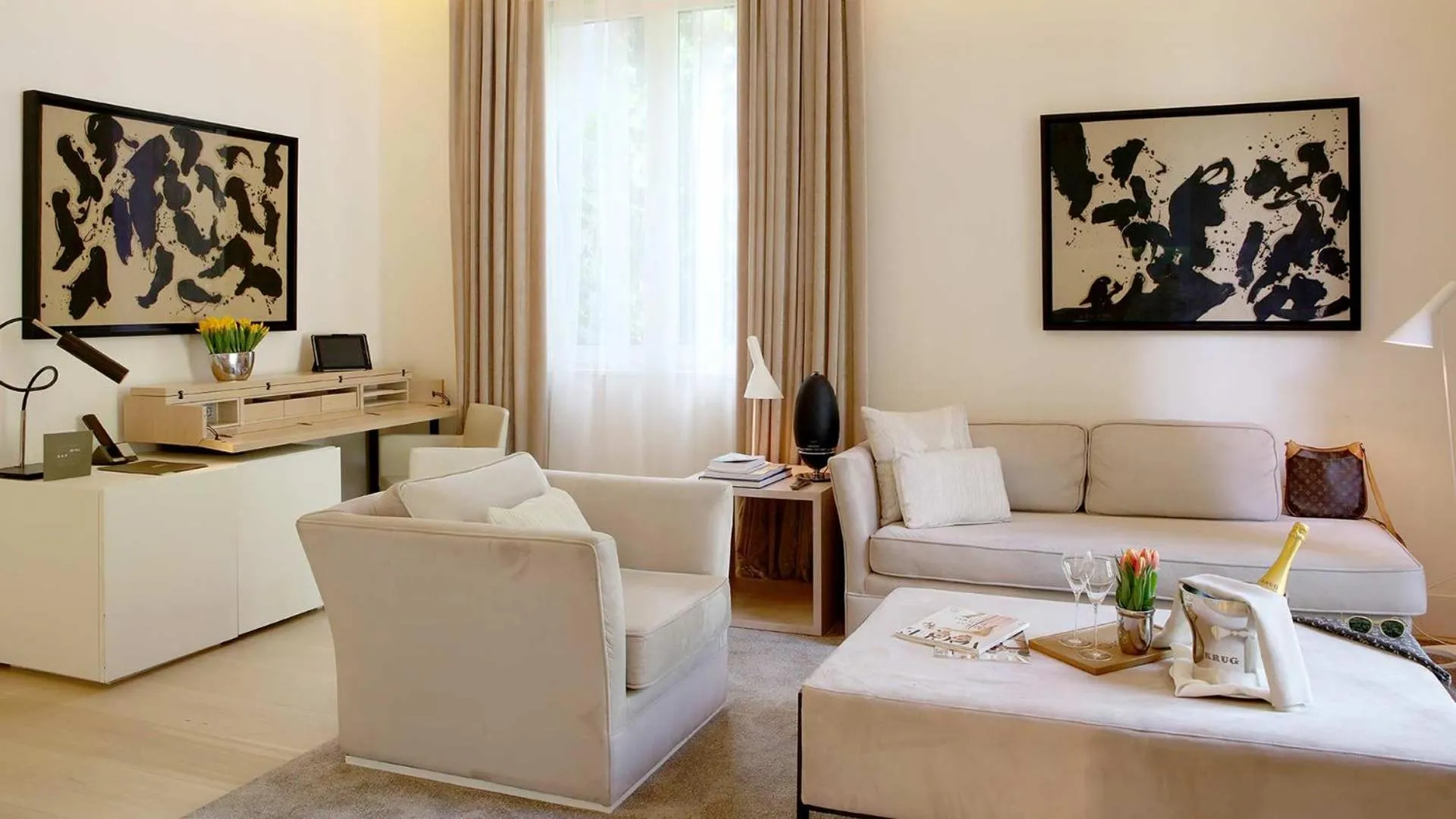 Living room in ABaC H&R Barcelona Monument