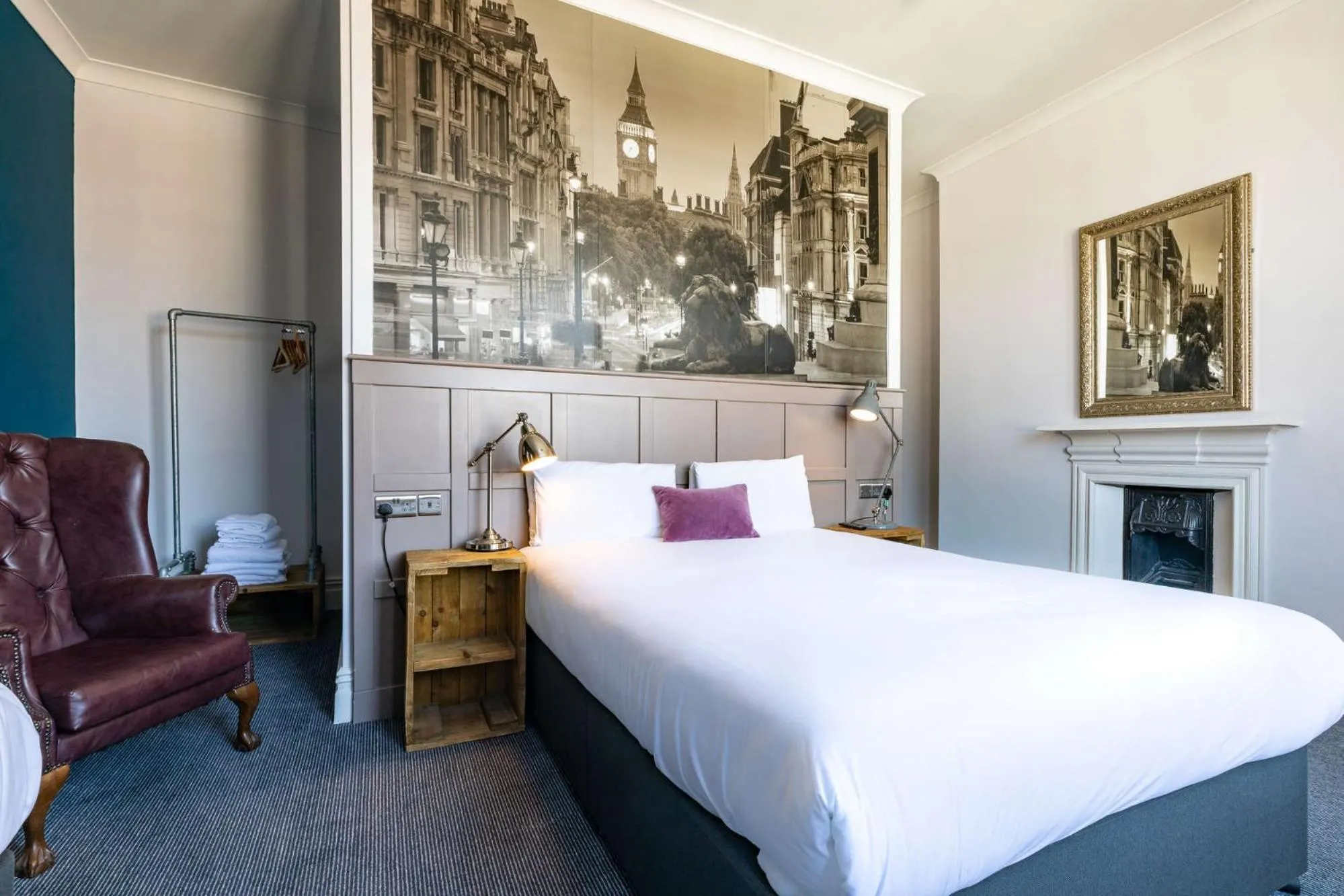 Bedroom, Bed in The Station Hotel