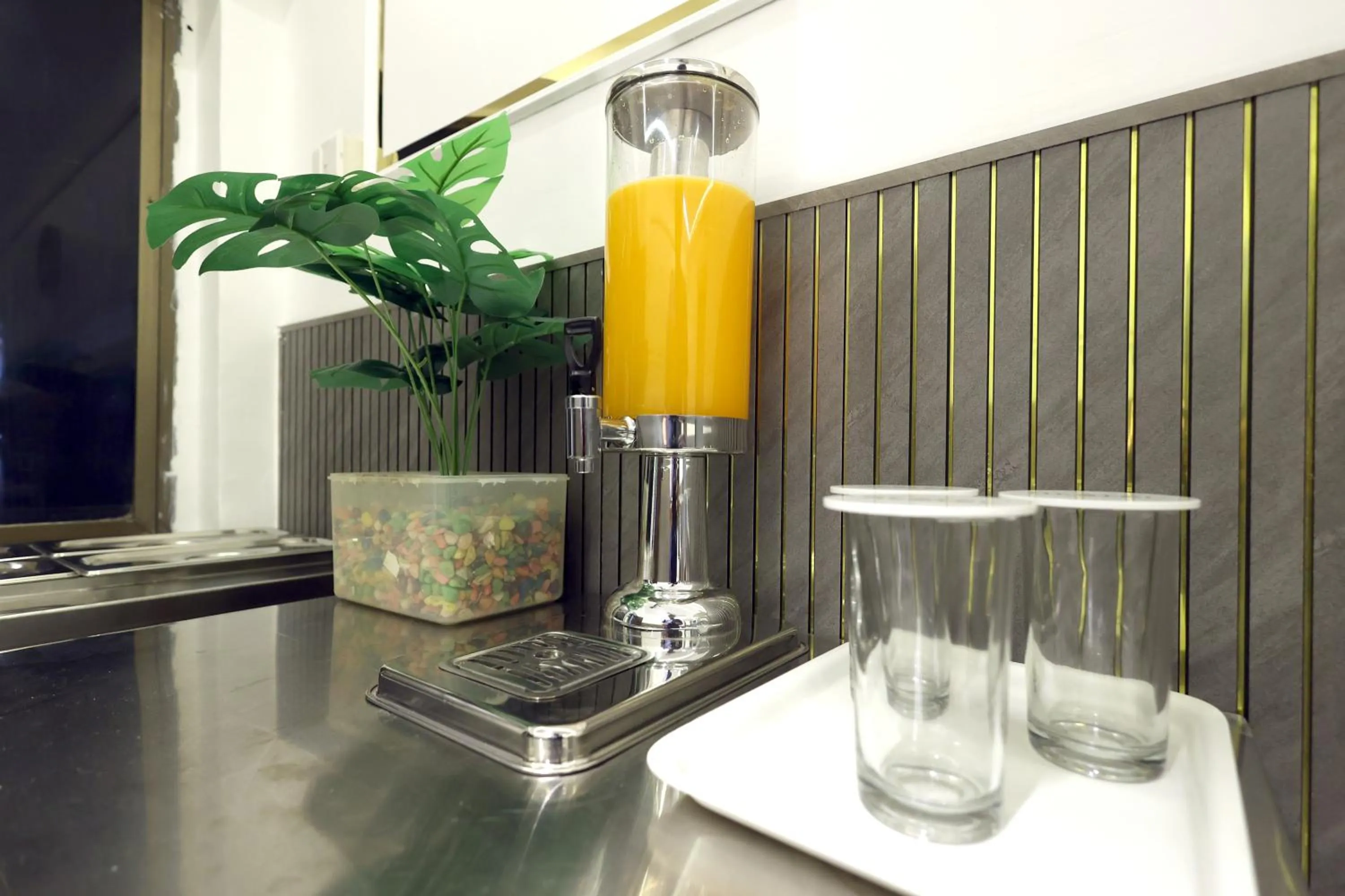 Dining area in MyOtel - Santacruz